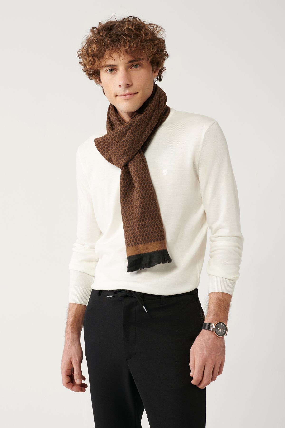 Men's white bike collar feathered knitwear sweater E005000
