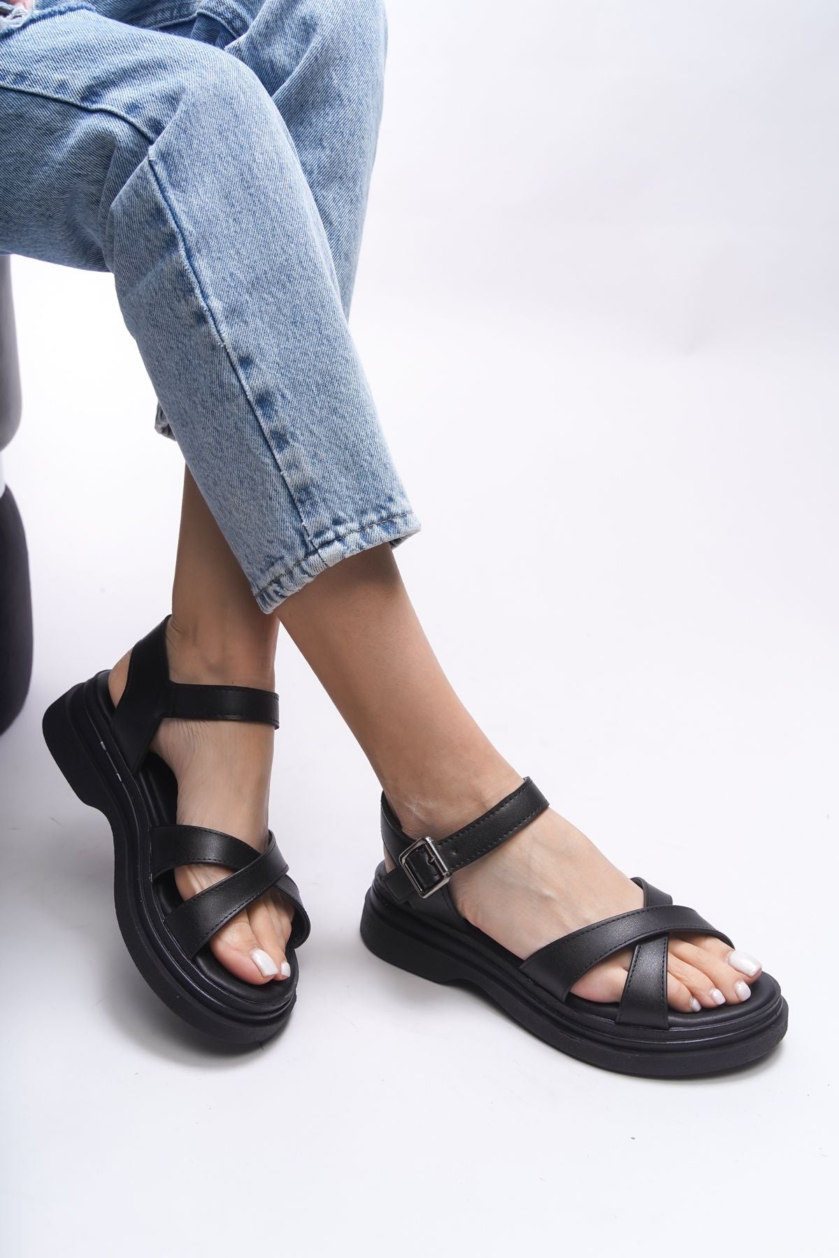 Iselgalyn Women's Sandals 0012215 Black Skin