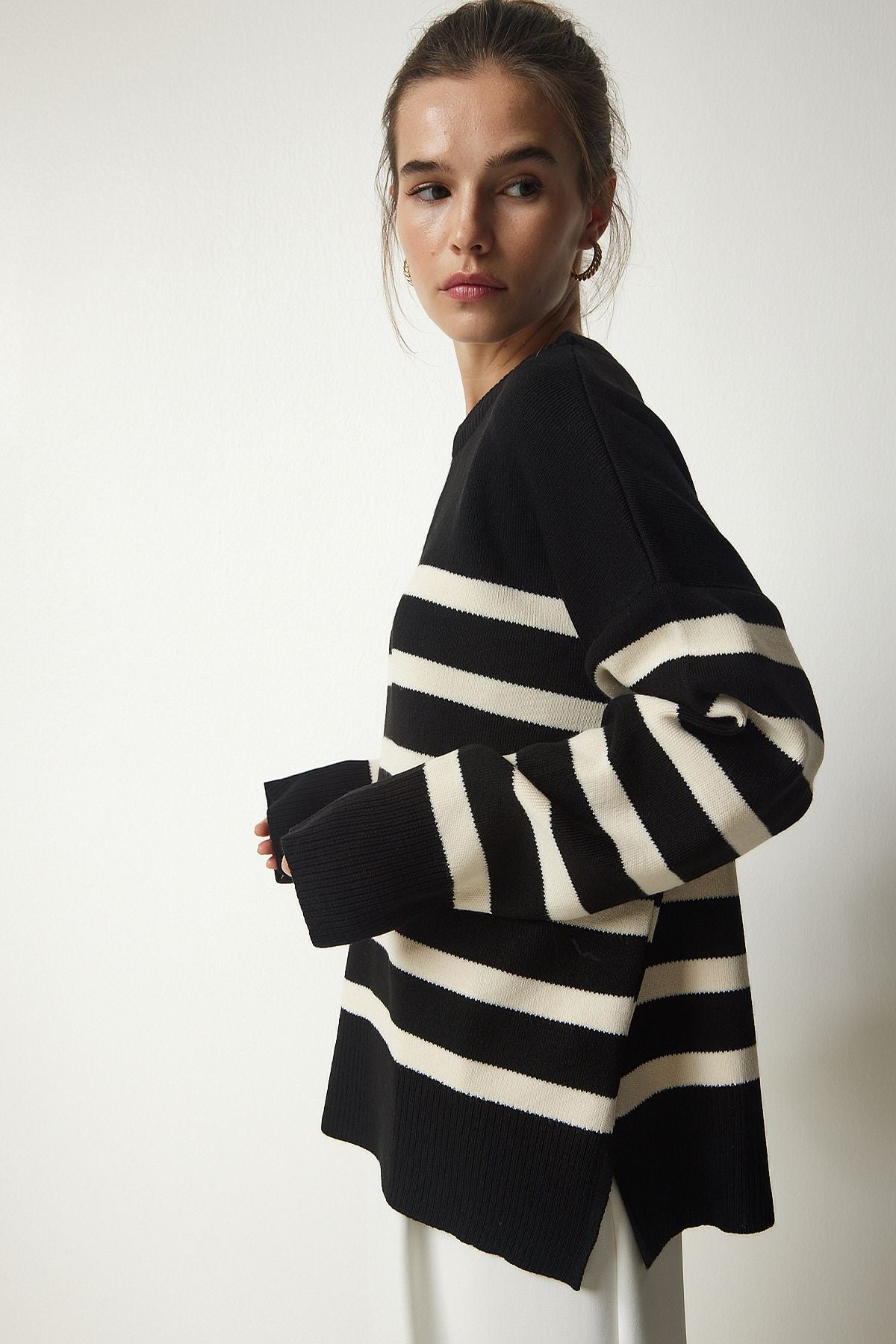 Woman Black Bone Striped Oversize knitwear sweater yy00182