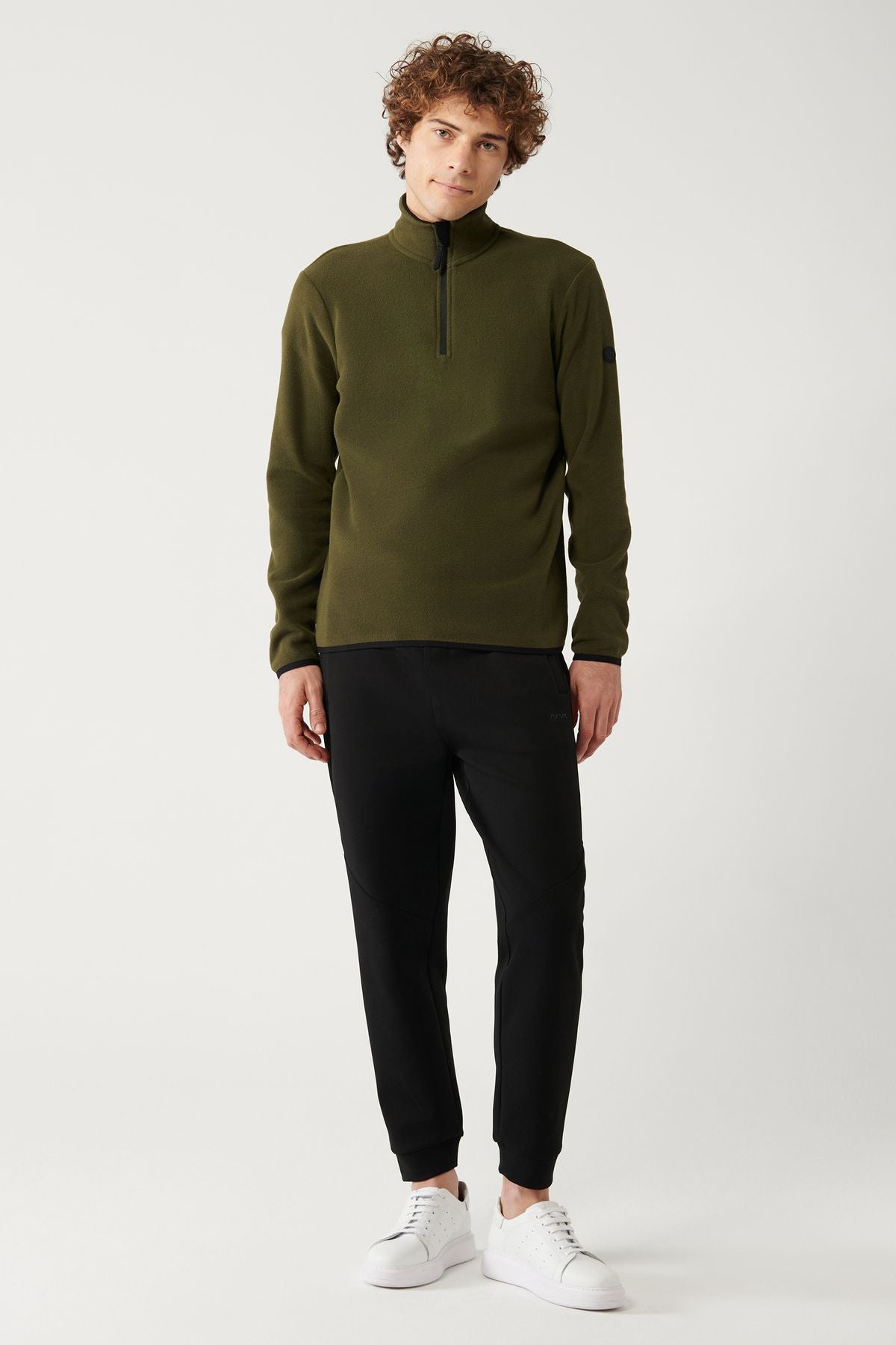 Men's Khaki Cool -resistant half -zipper with perpendicular collar polar sweatshirt E001068