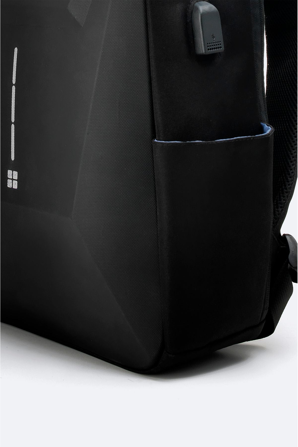 Men's black shell backpack A42y9126