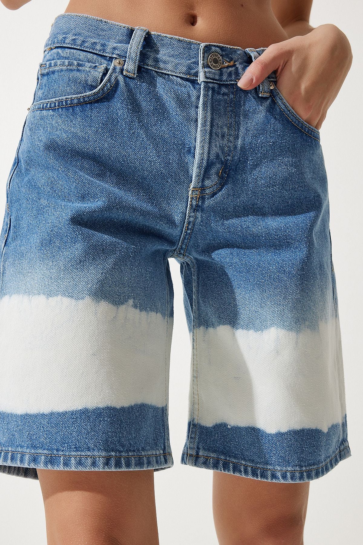 Women's Blue Batik Patterned Denim Shorts UT00009
