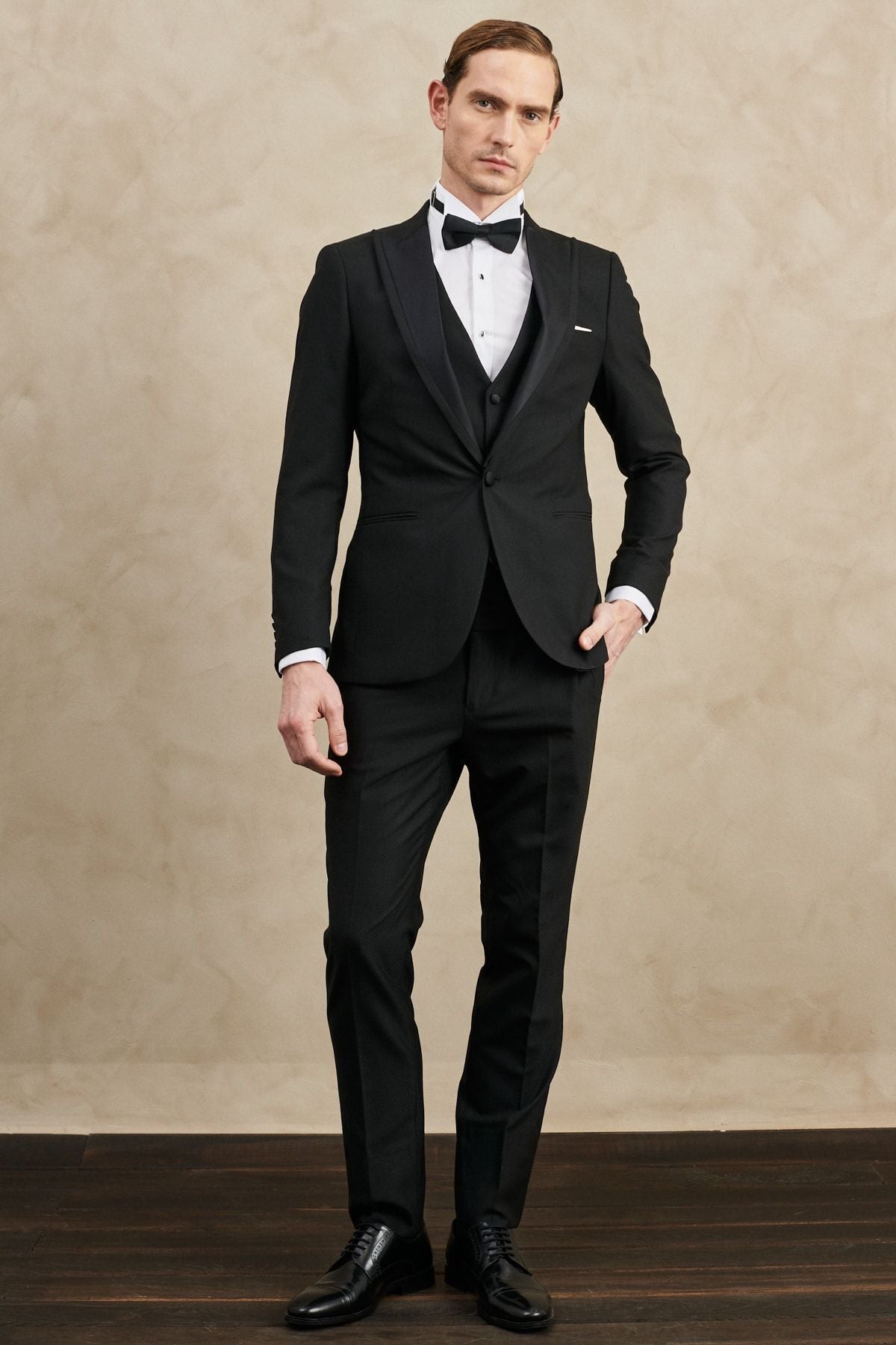 Men's Black Slim Fit Narrow Cut Swallow Collar Pattern Classic Tuxedo Set