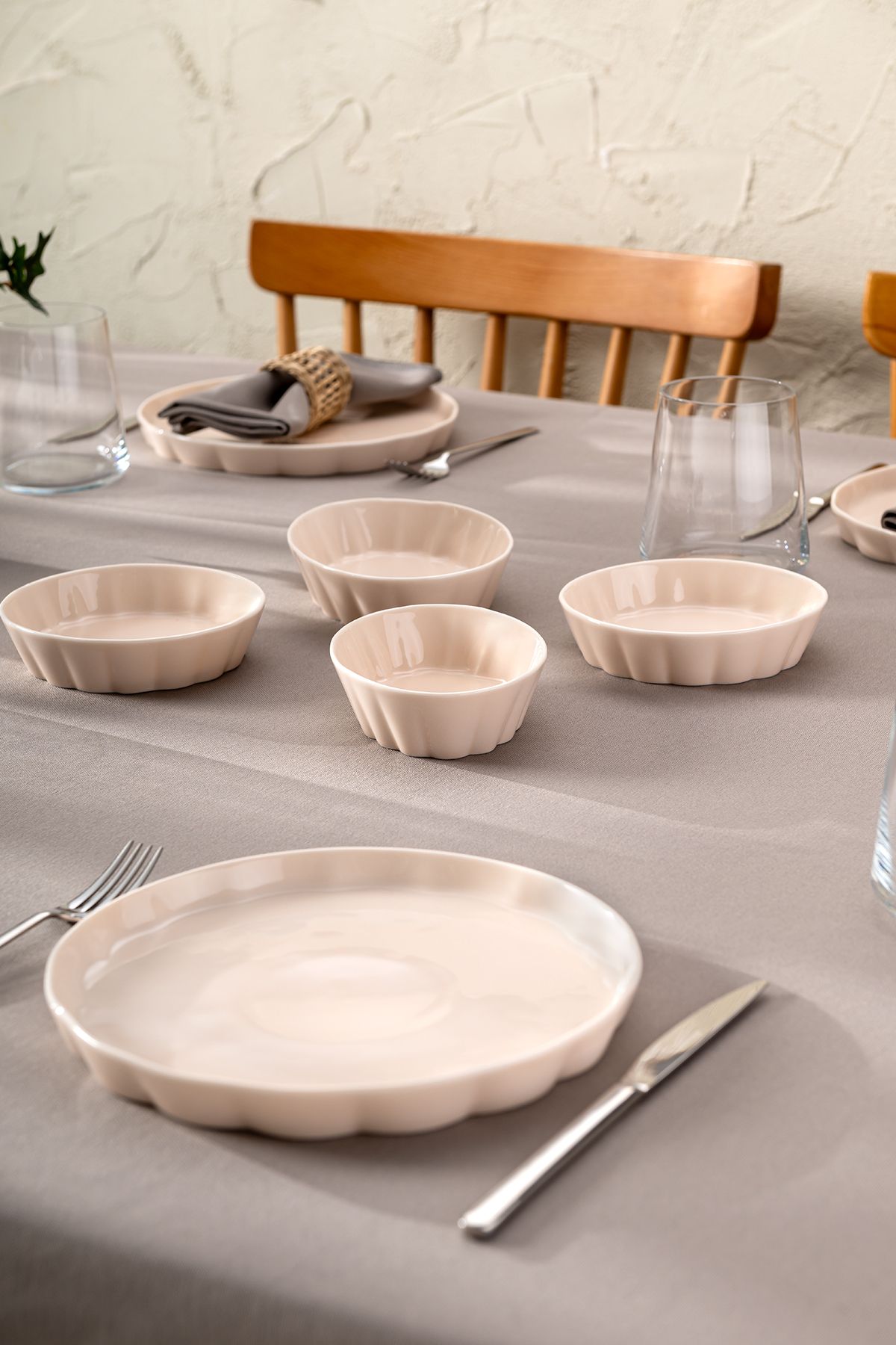 Cozy 14 pieces of 6 people breakfast set pink