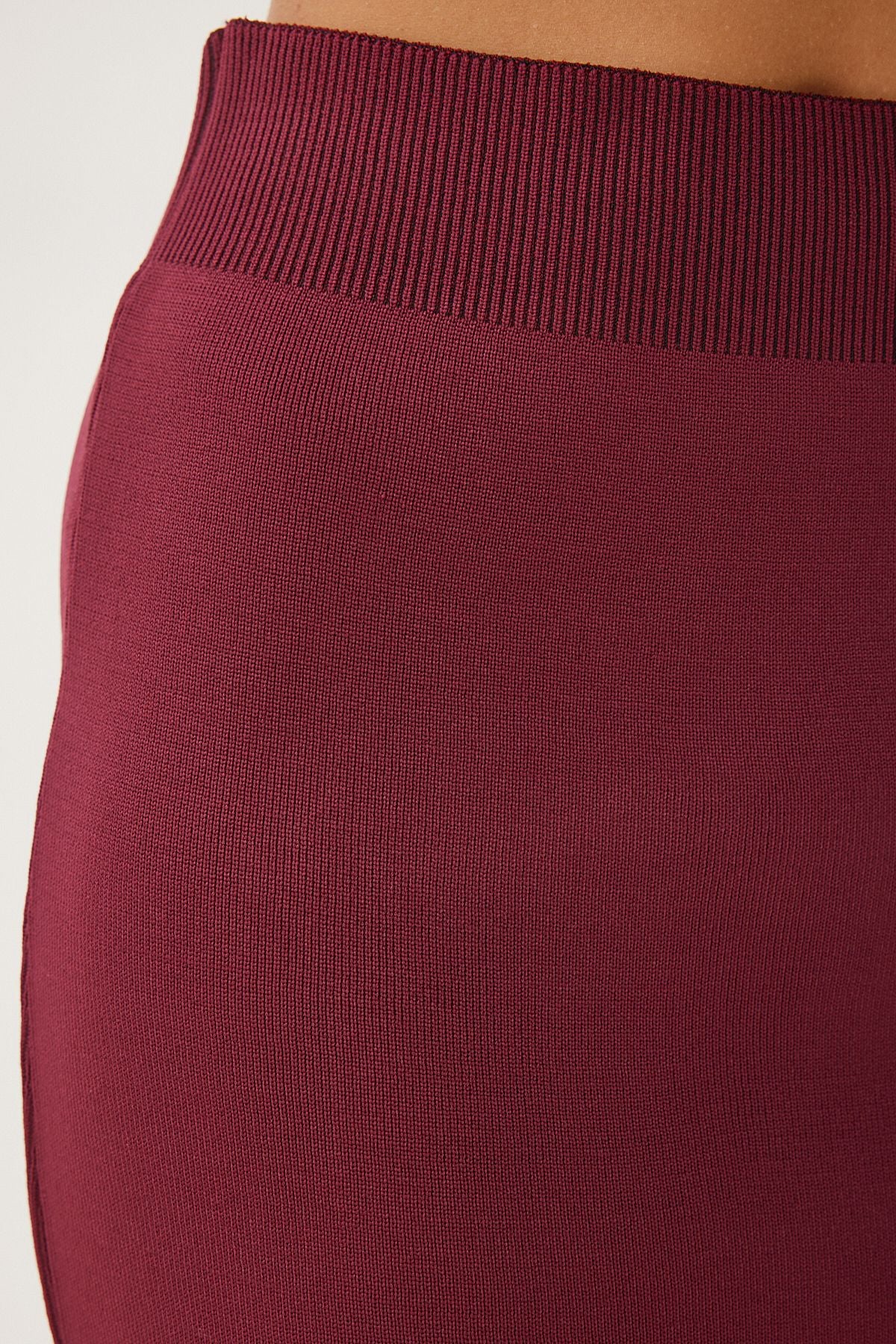 Female burgundy knitwear vest skirt set FN03396