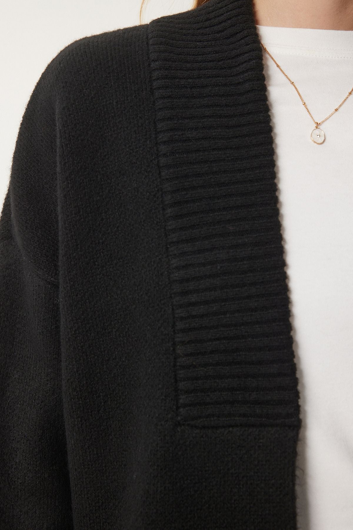 Women's black pocket thick textured knitwear cardigan PF00063