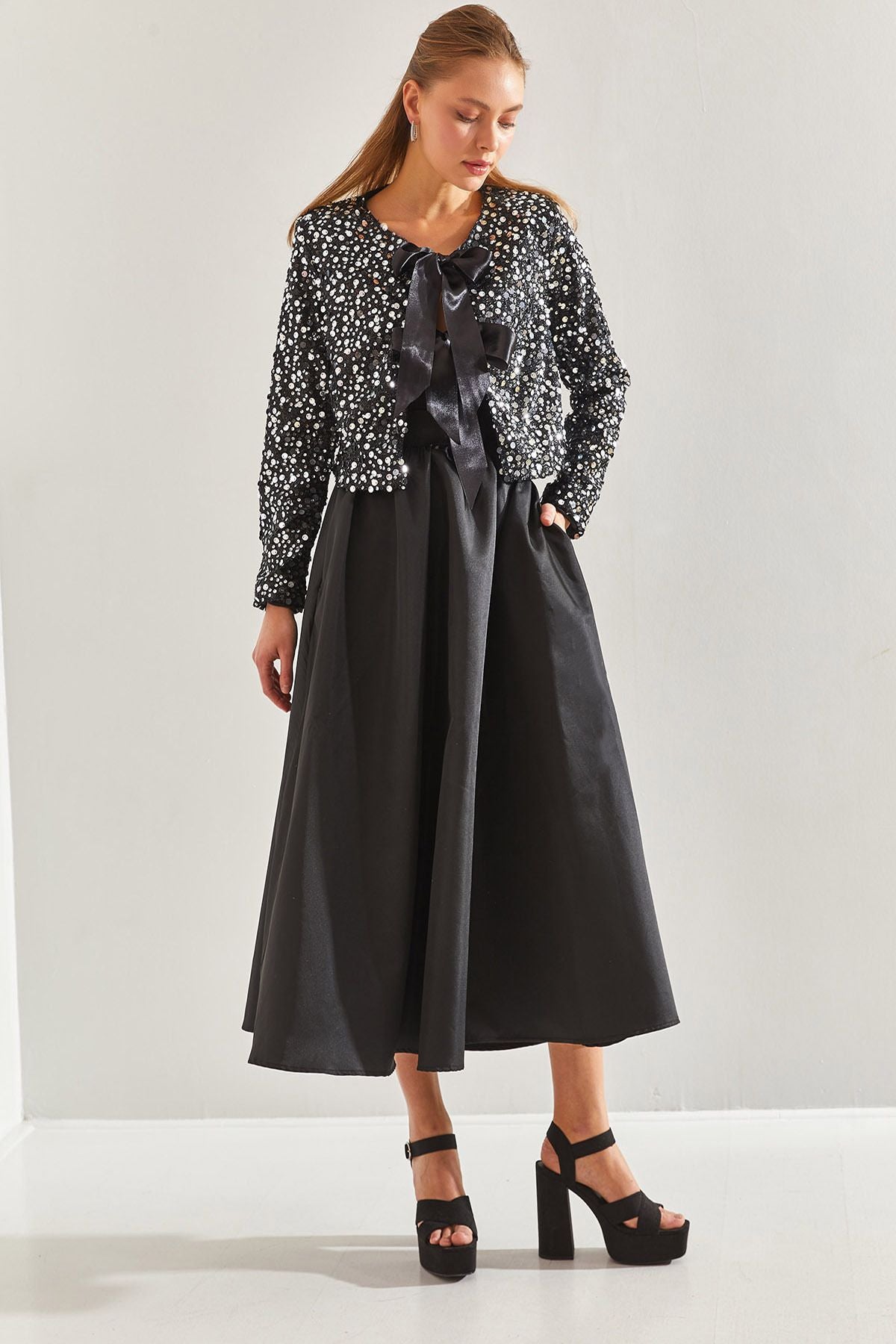 Women with Women's Tafta Skirt and Embroidered Jacket 60171053