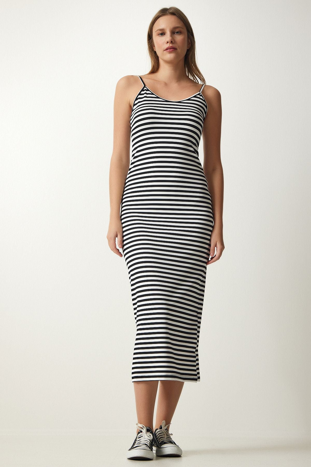Female Black and White Hanger Wick Pen Dress Mc00213