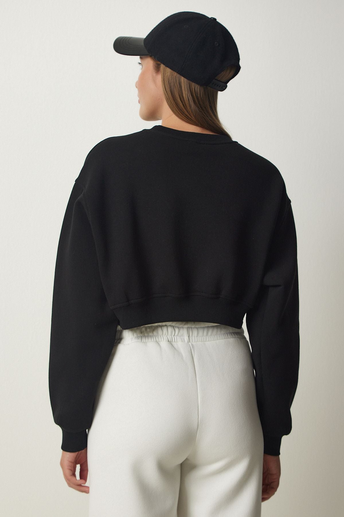 Female Black Printed Crop Knitting Sweatshirt HF00443