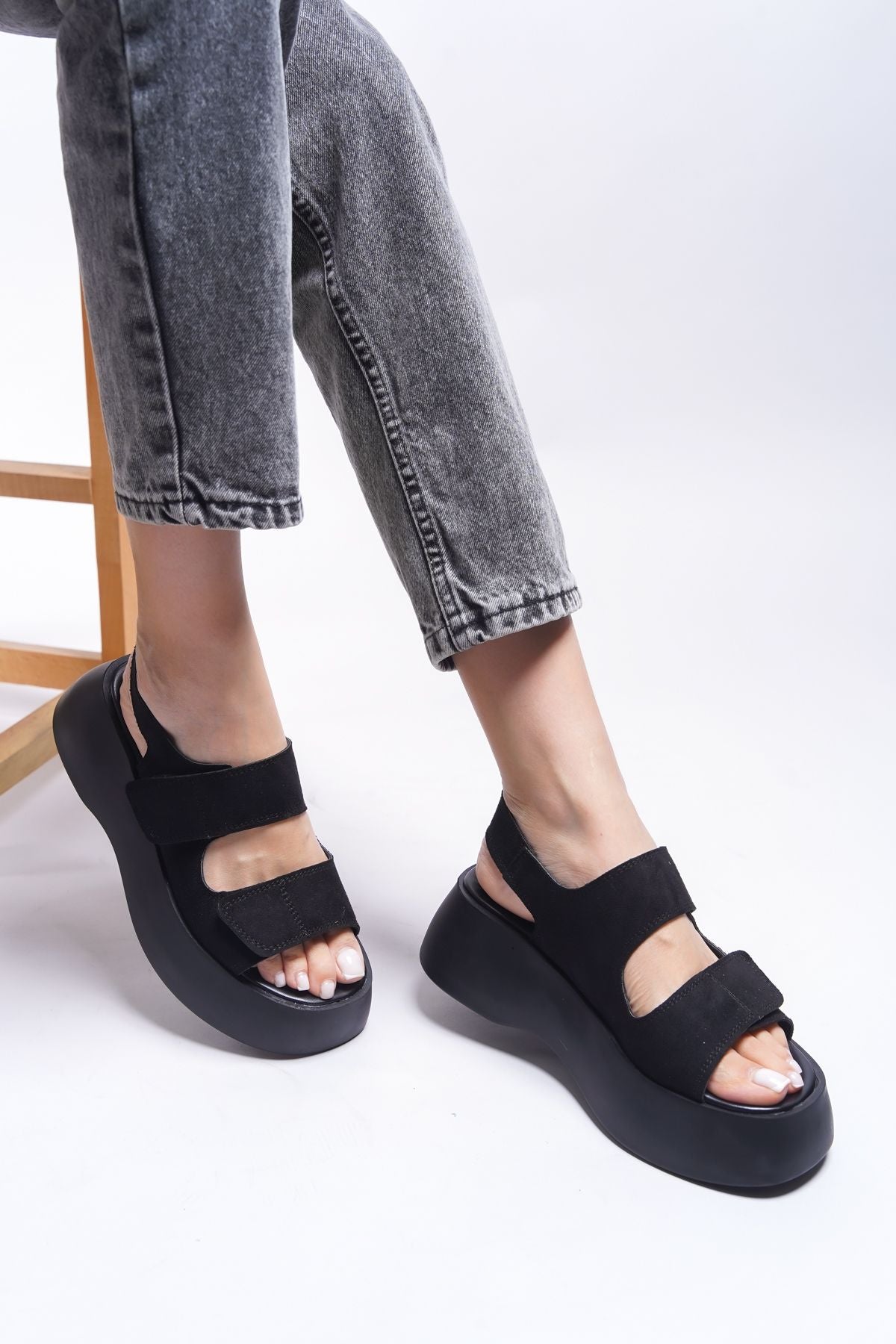 Olnesari Woman Sandals 0012804 Black Suede