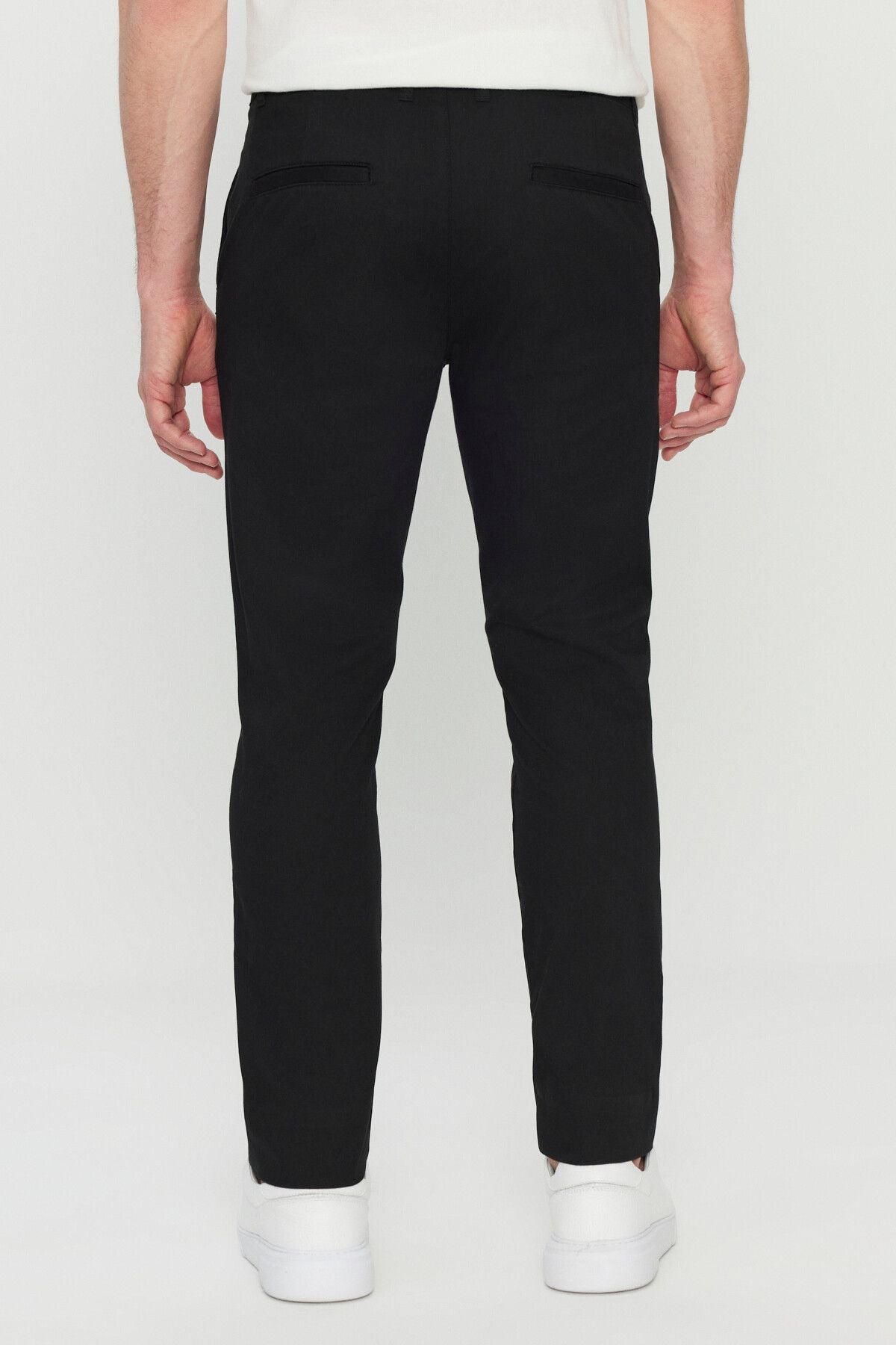 Men's black cotton slim fit narrow cut side pocket flexible casual pants