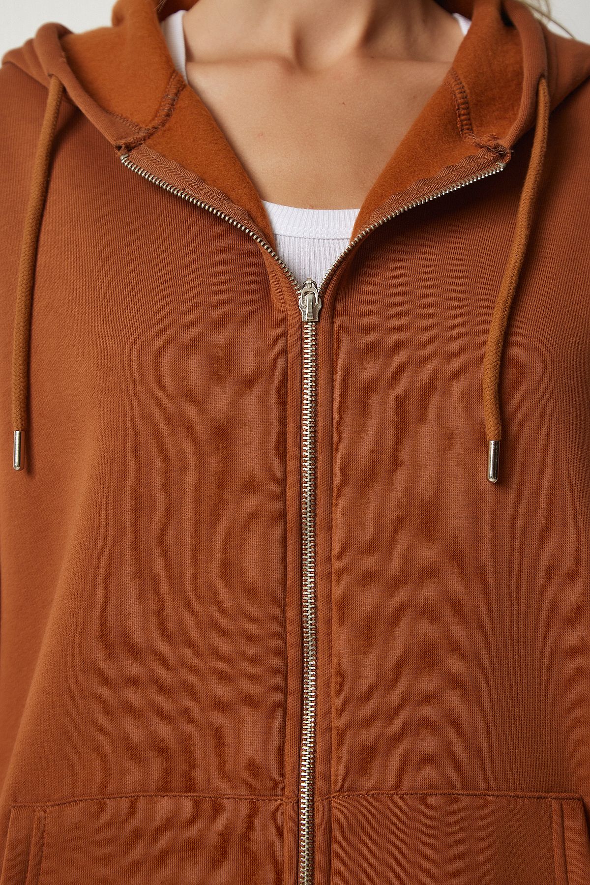Female tile hooded zipper with an oversize sweatshirt ub00124