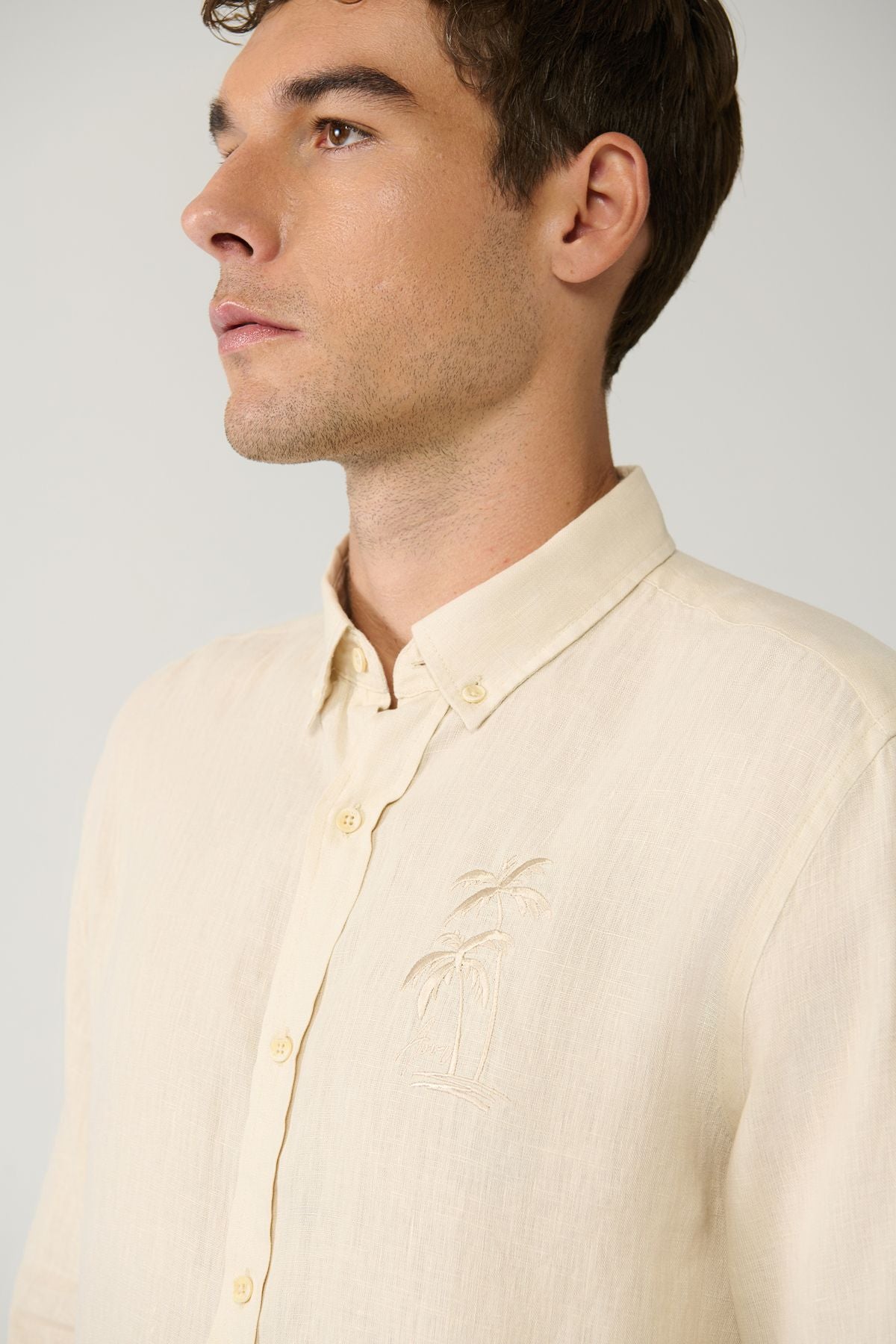 Men's beige button collar 100 %linen embroidery shirt A41y2232