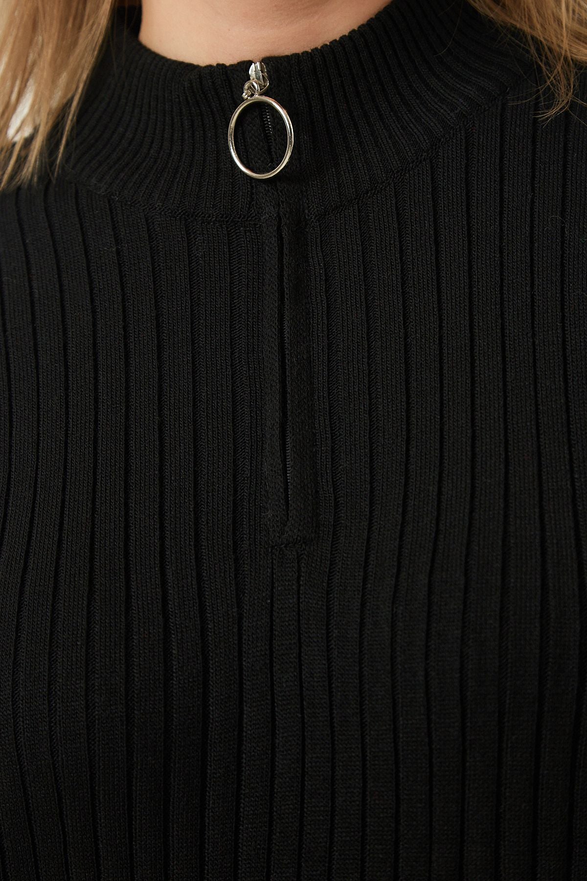 Female black zipper collar wick long knitwear dress DD01295