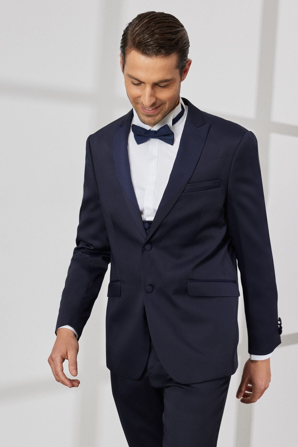 Men's Navy Blue Slim Fit Narrow Cut Swallow Collar Amelor West Tuxedo Set