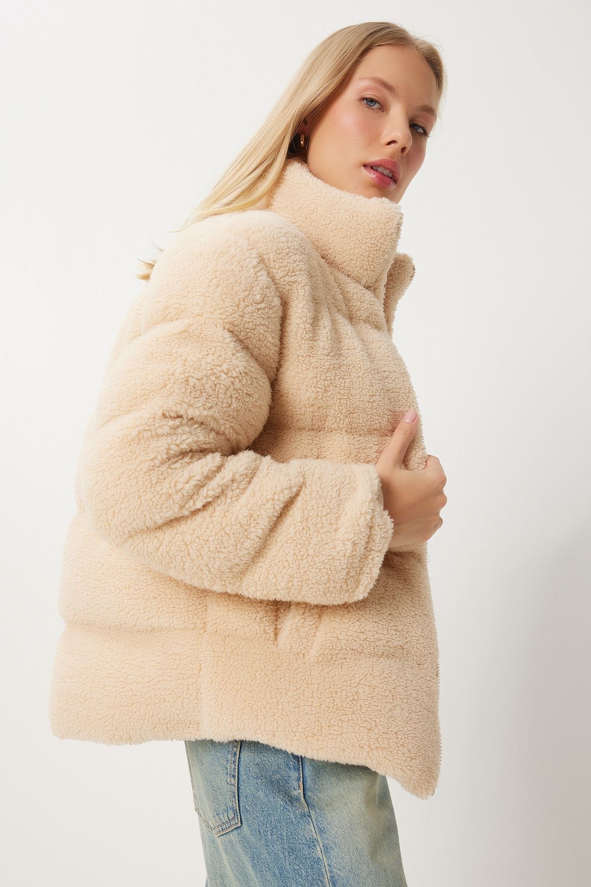 Woman beige upright collar plush swelling coat QA00002