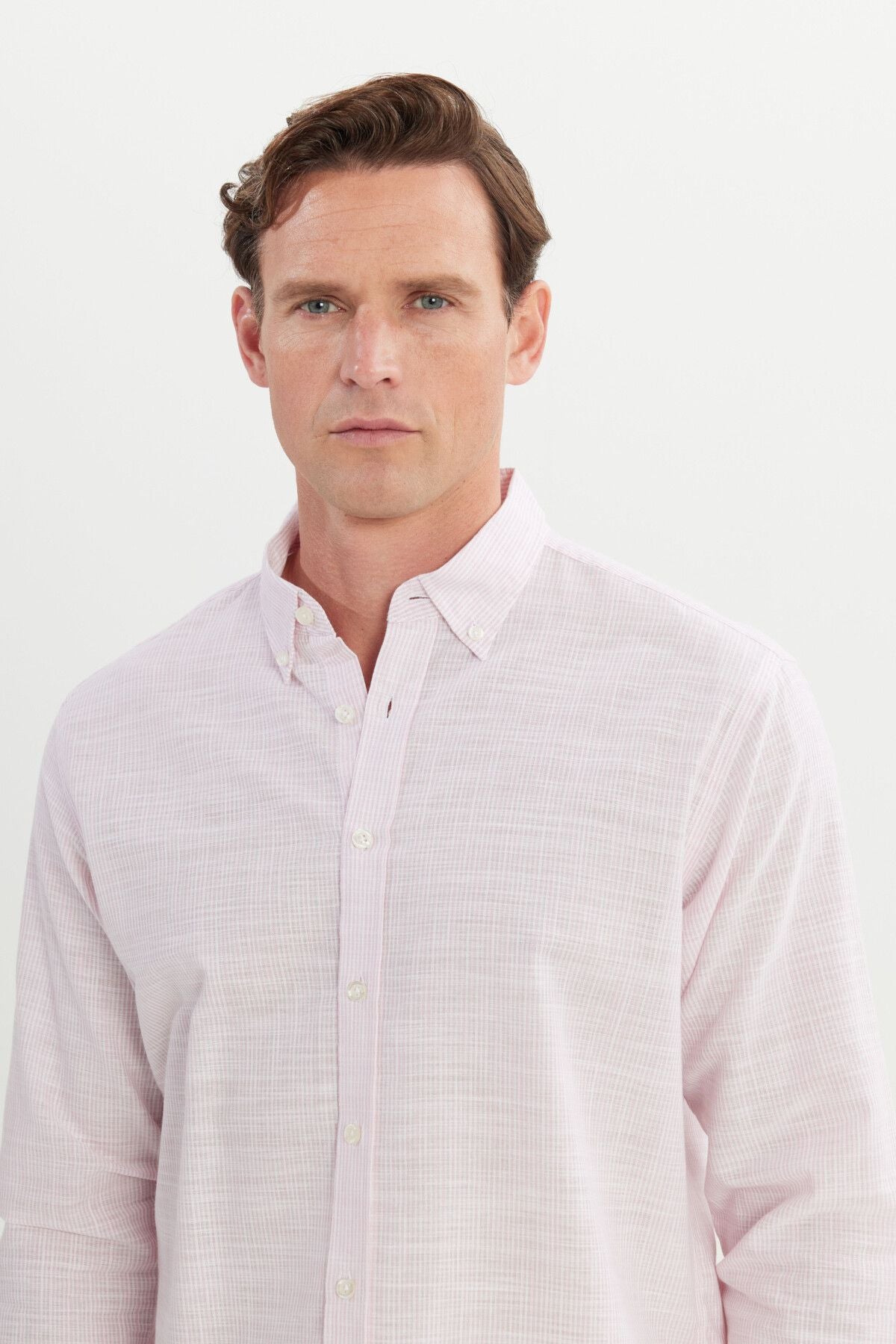 Men's powder pink 100 %cotton comfort fit comfortable cut buttoned collar striped shirt