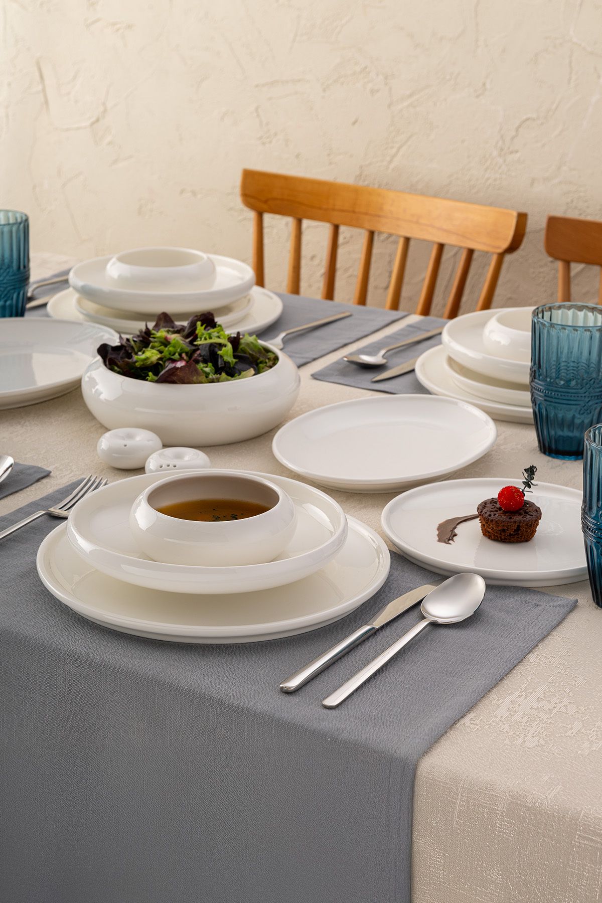 Istanbul Porcelain Kınalıada 53 Piece 12 Person Round Dinner Set