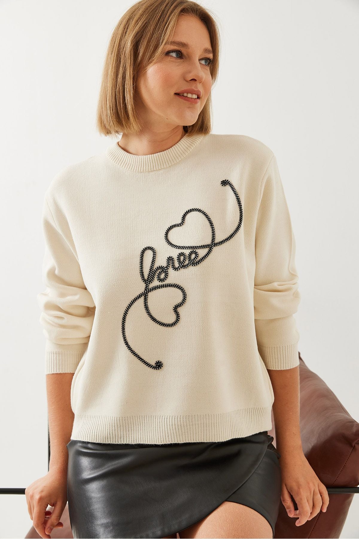 Woman Love Heart Embroidered Knitwear Sweater 14318 60351158