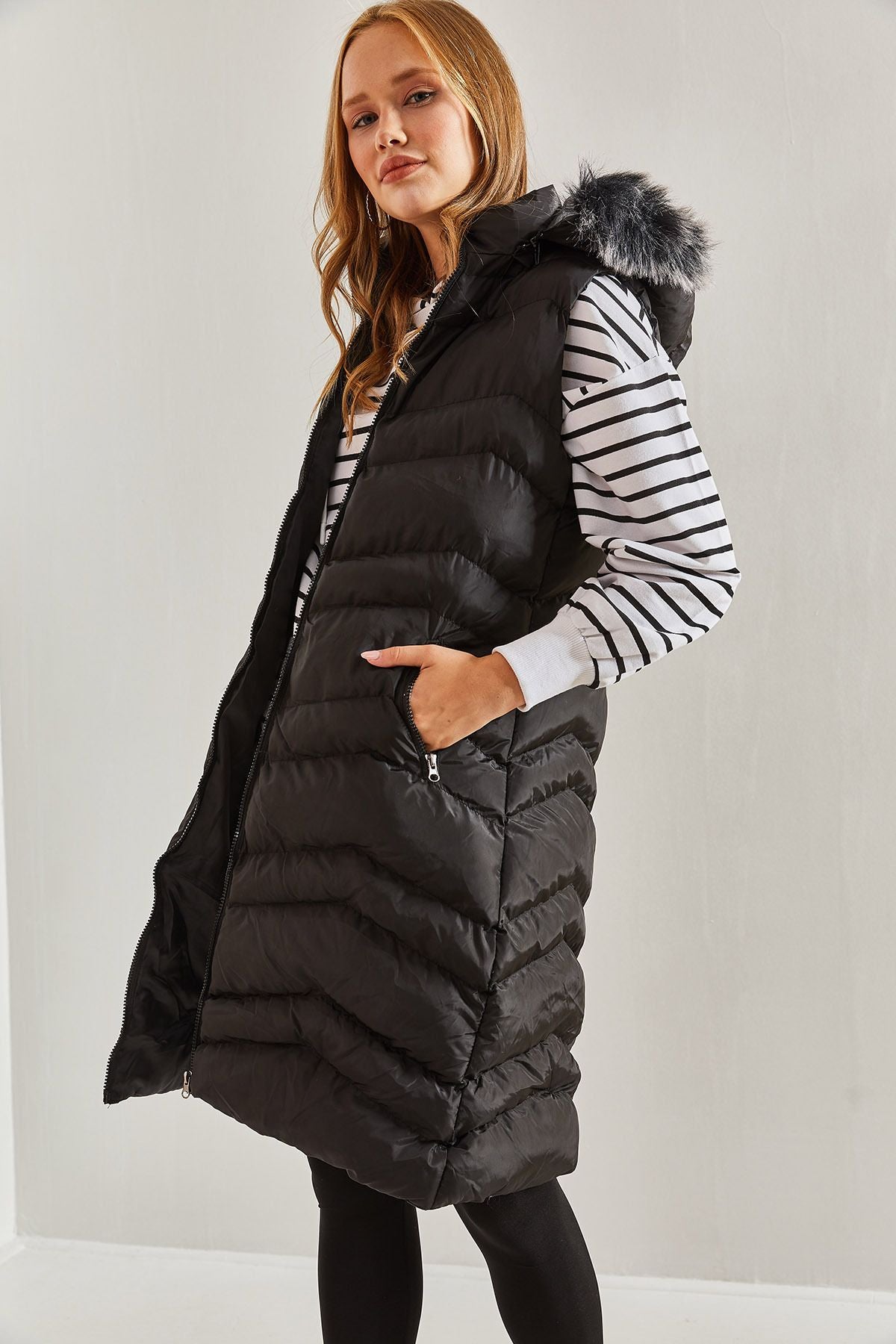 Women's Hittish Fur Long Vest