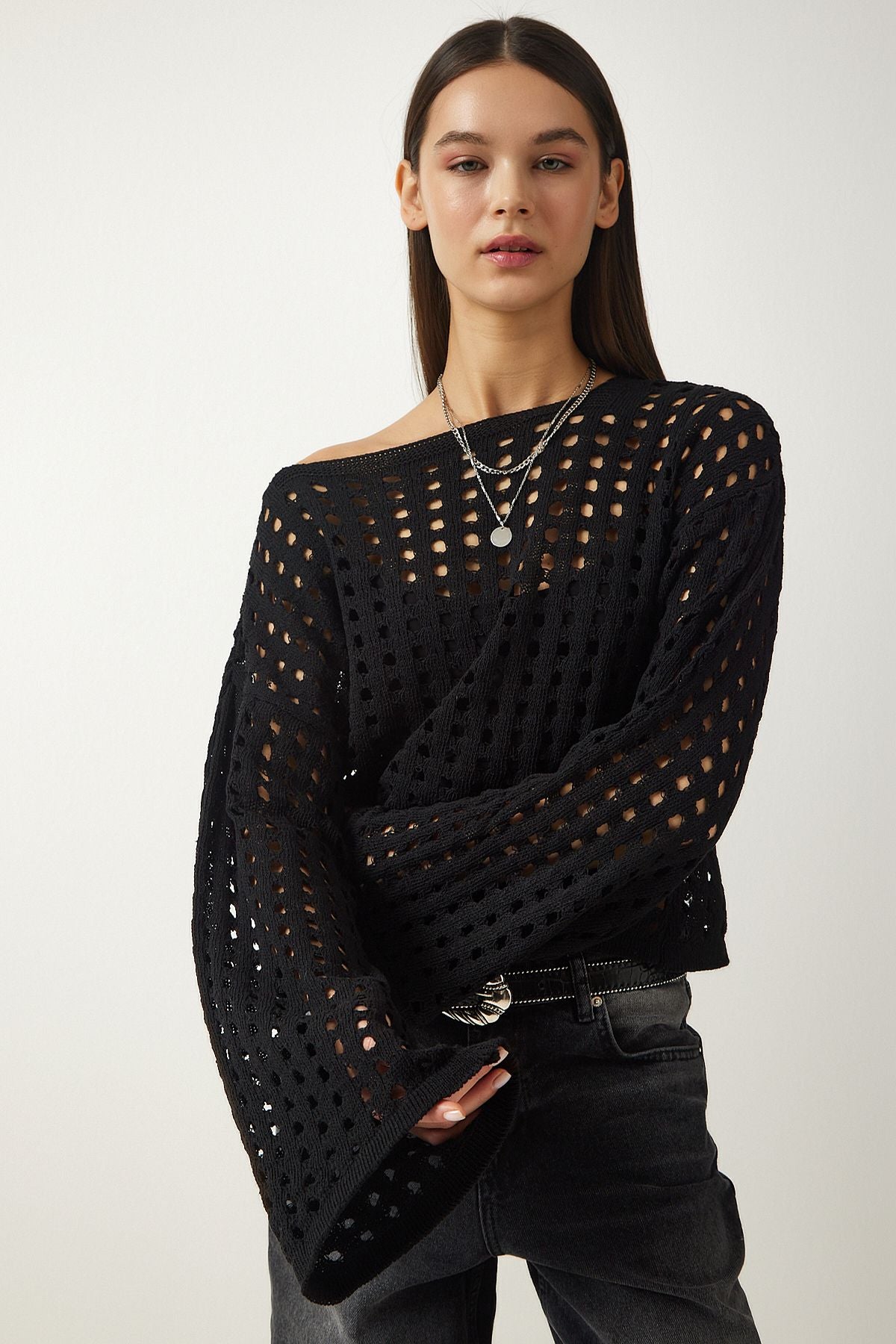 WOMEN BLACK HANDLES CROP KNITTY Sweater AS00027