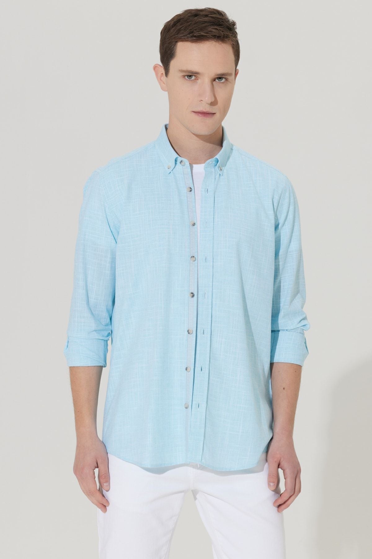 Male turquoise slim fit narrow cut buttoned collar linen look 100 %cotton pennant shirt