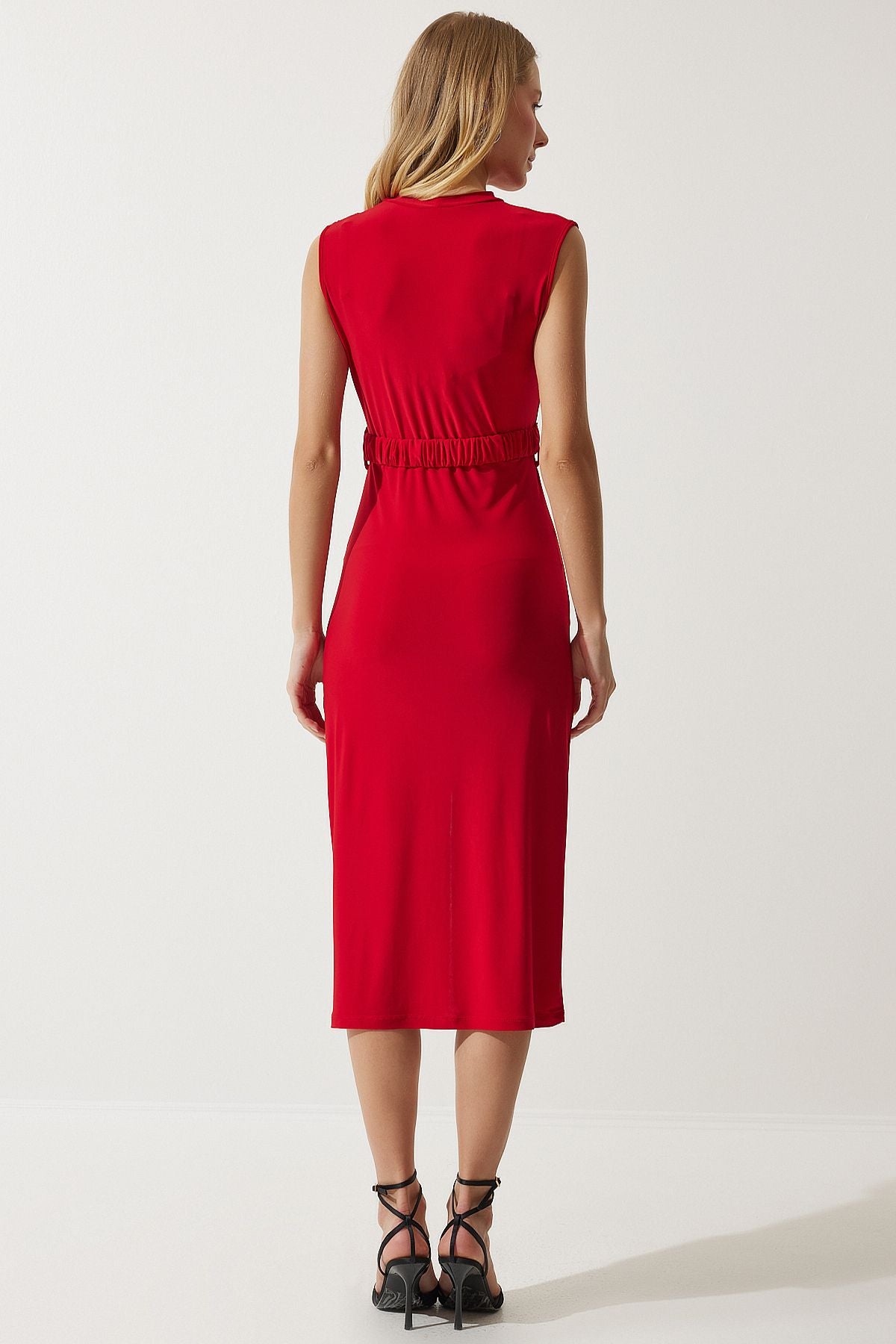 Woman with red arches shirred dressing dress in 200031