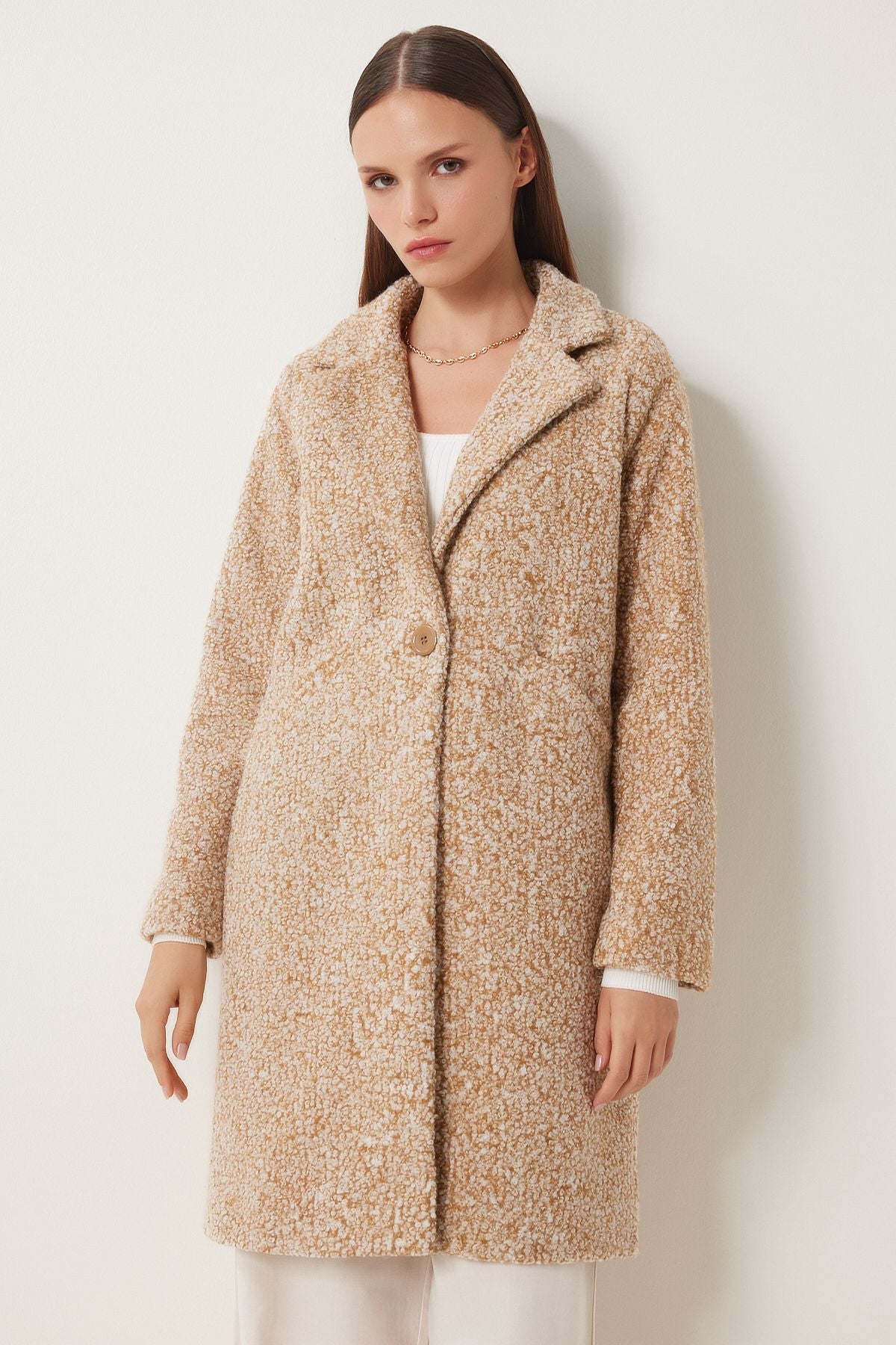 Female Biscuit Cruve Cruve Bouquet Coat DD01273