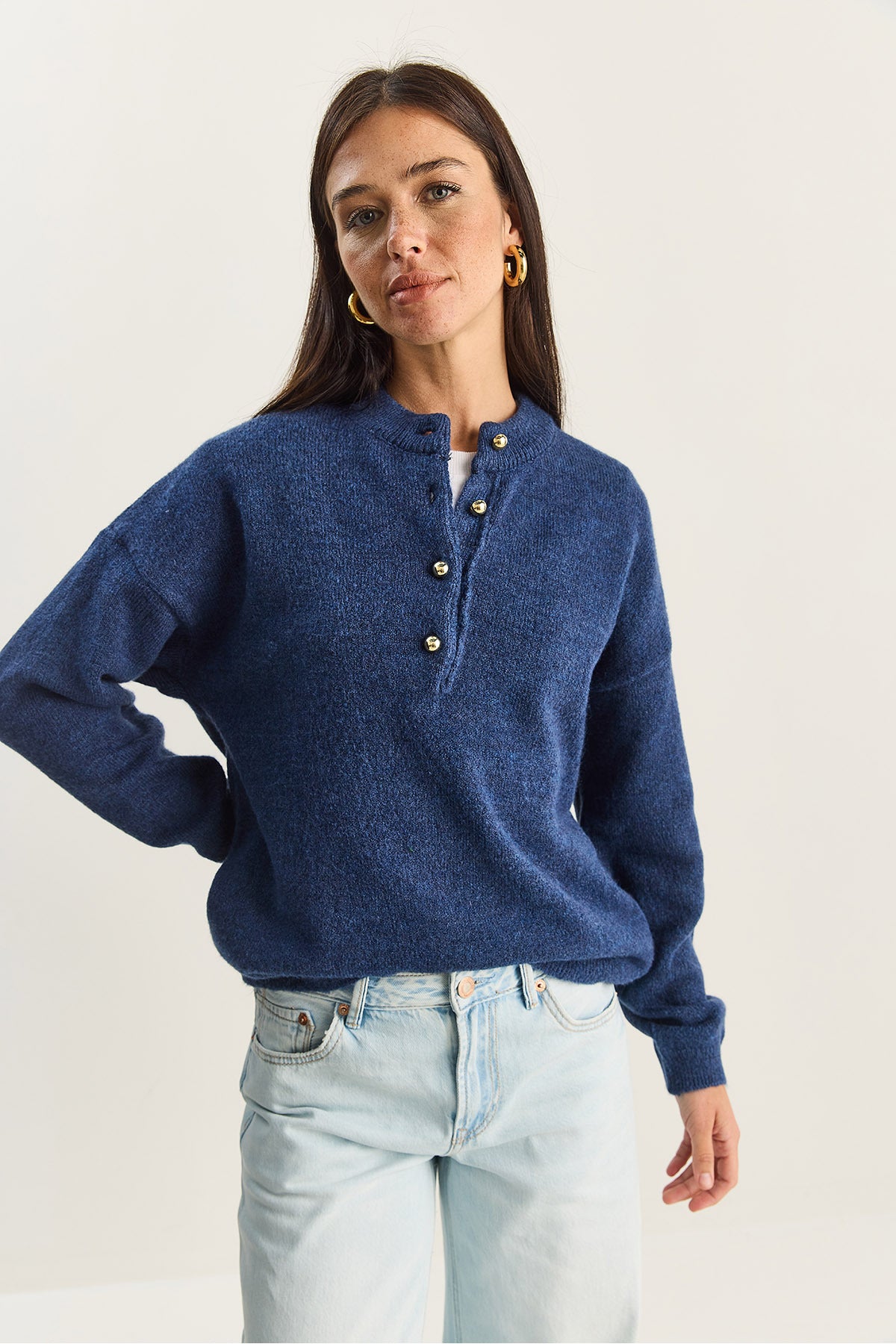 Women's Crew Neck 4 Button Regular Knitwear Sweater TK251128 60283720