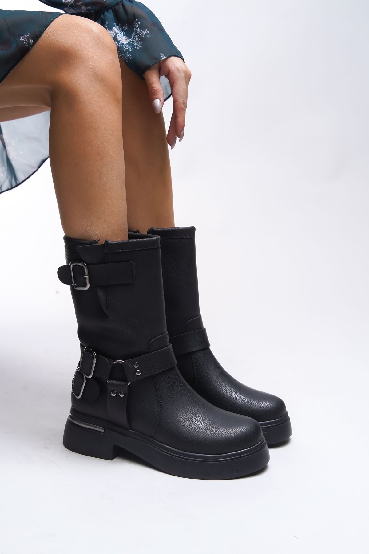 Irlukh Women's Boka Detailed Biker Bot 00123330 textured black skin