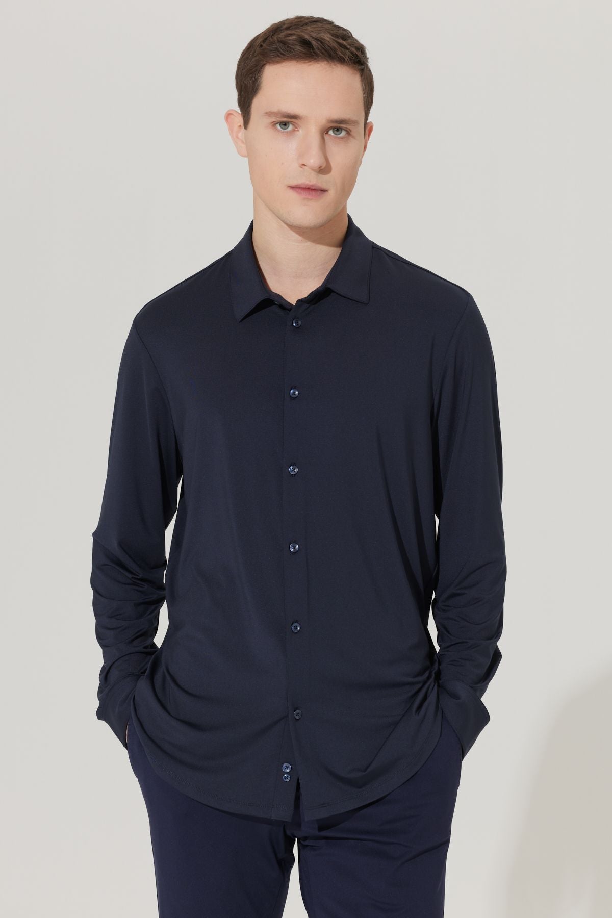 Men's navy blue slim fit narrow cut buttoned collar shirt