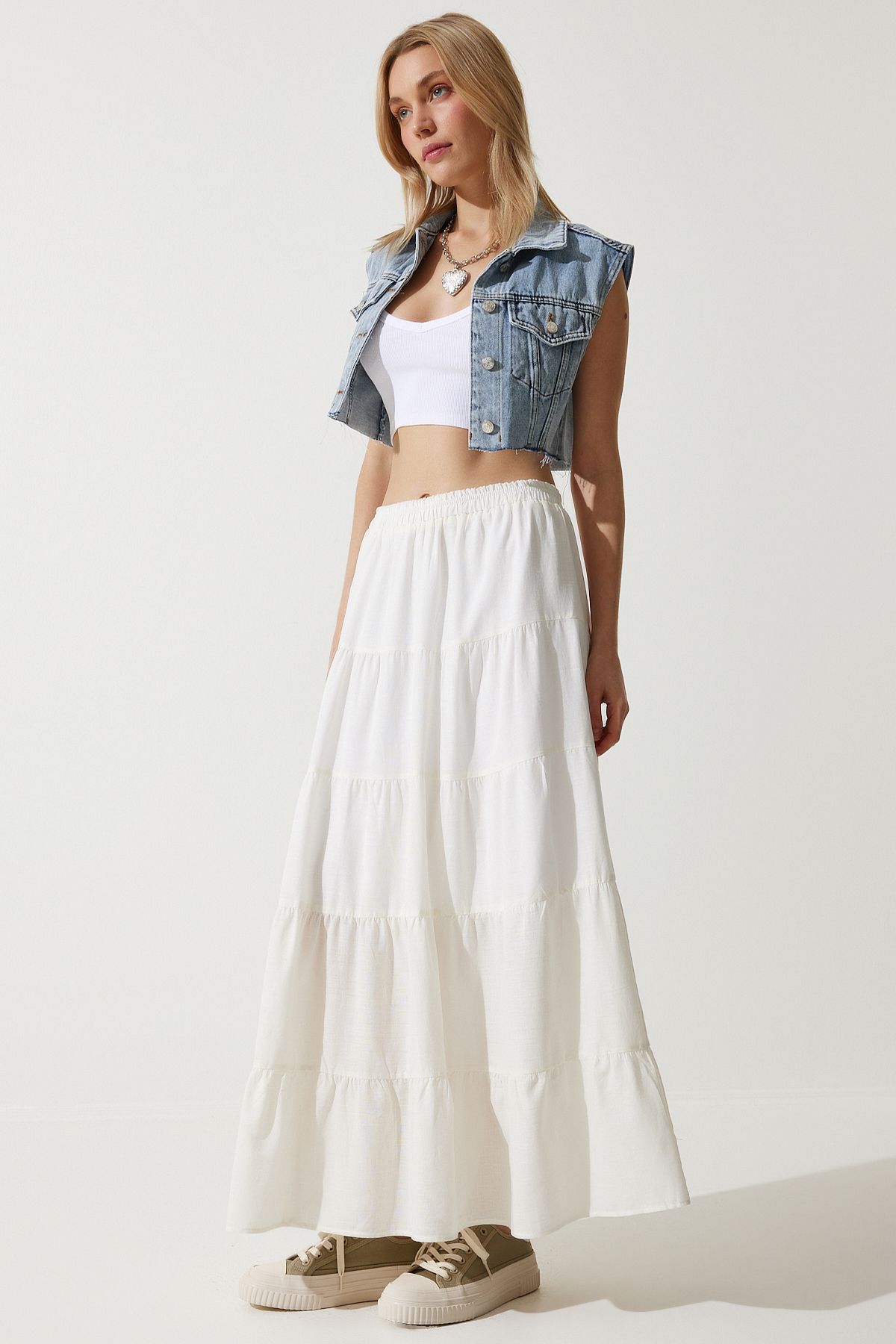 Women's white flywheel cottage with plenty of relaxed skirt rg00036