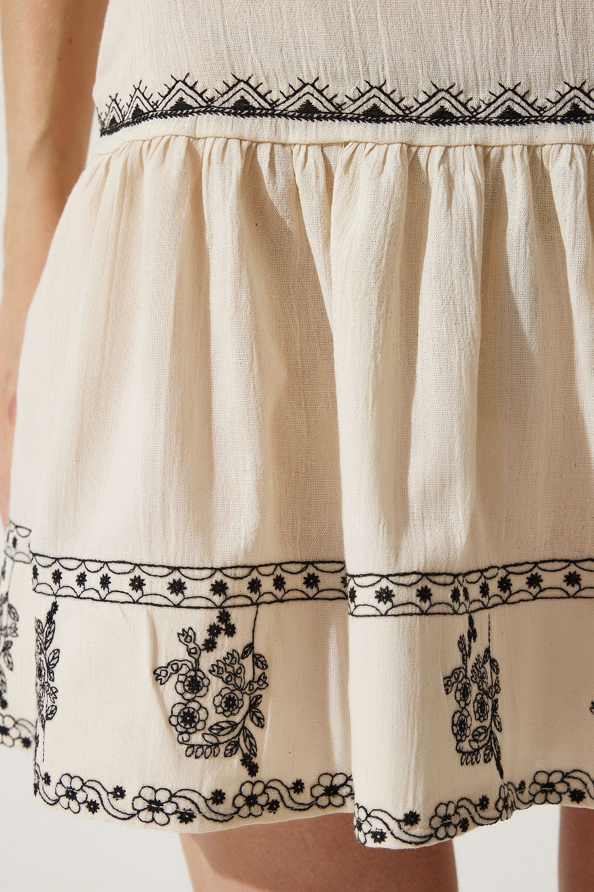 Women's cream embroidery raw linen cottage cottage skirt RG00034