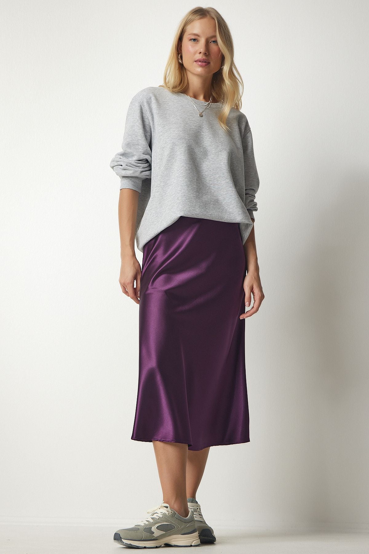 Female purple satin surface skirt DD01144