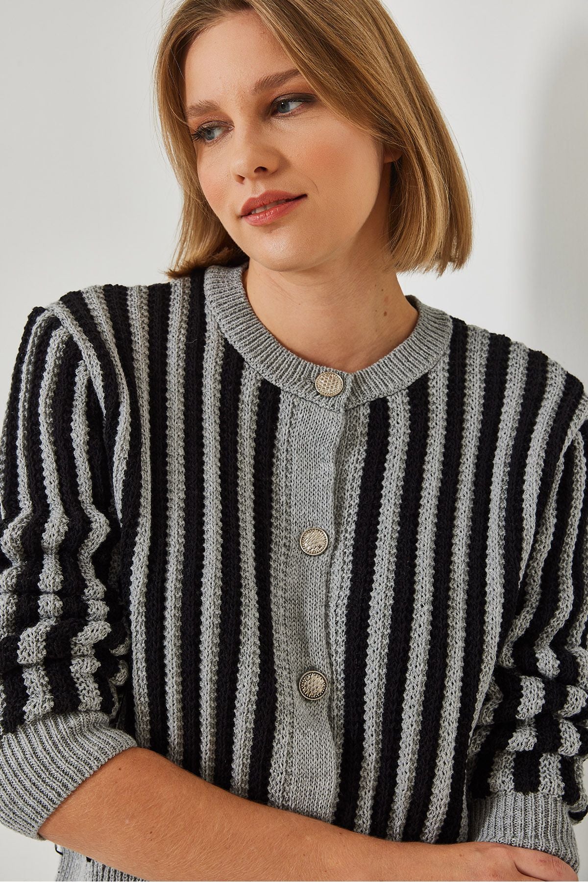 Female striped knitwear cardigan 20246269