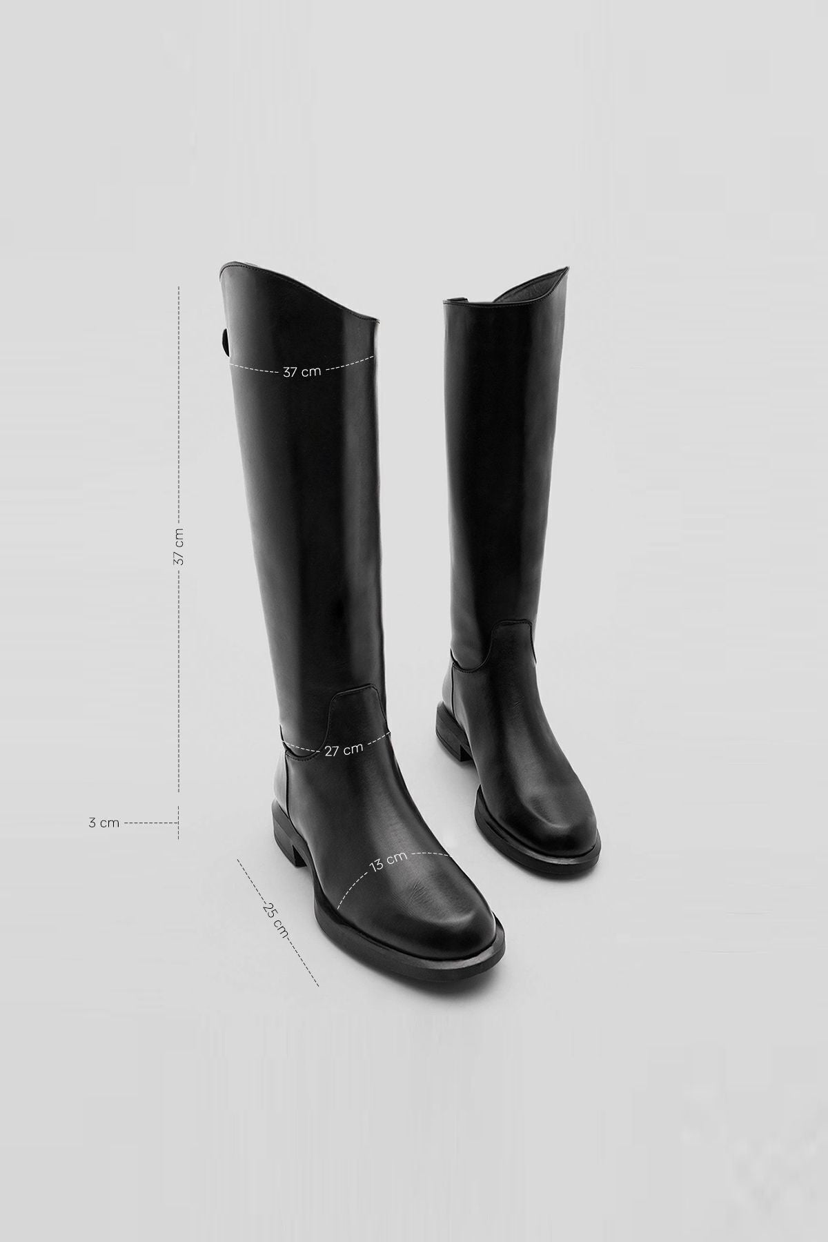 Women's Daily Boots Milana Black with zipper from behind.