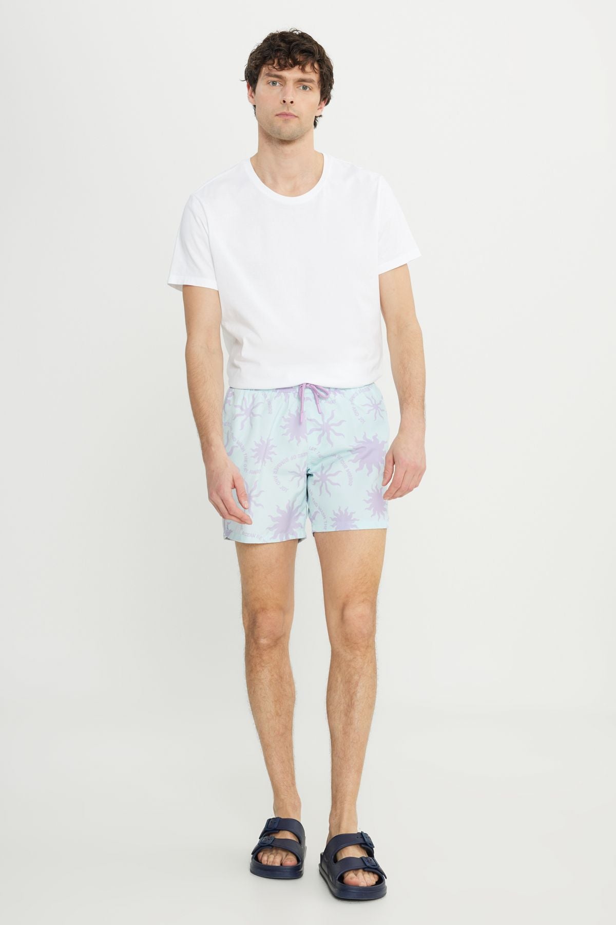 Normal cutting pocket quickly dry patterned swimsuit sea shorts purple