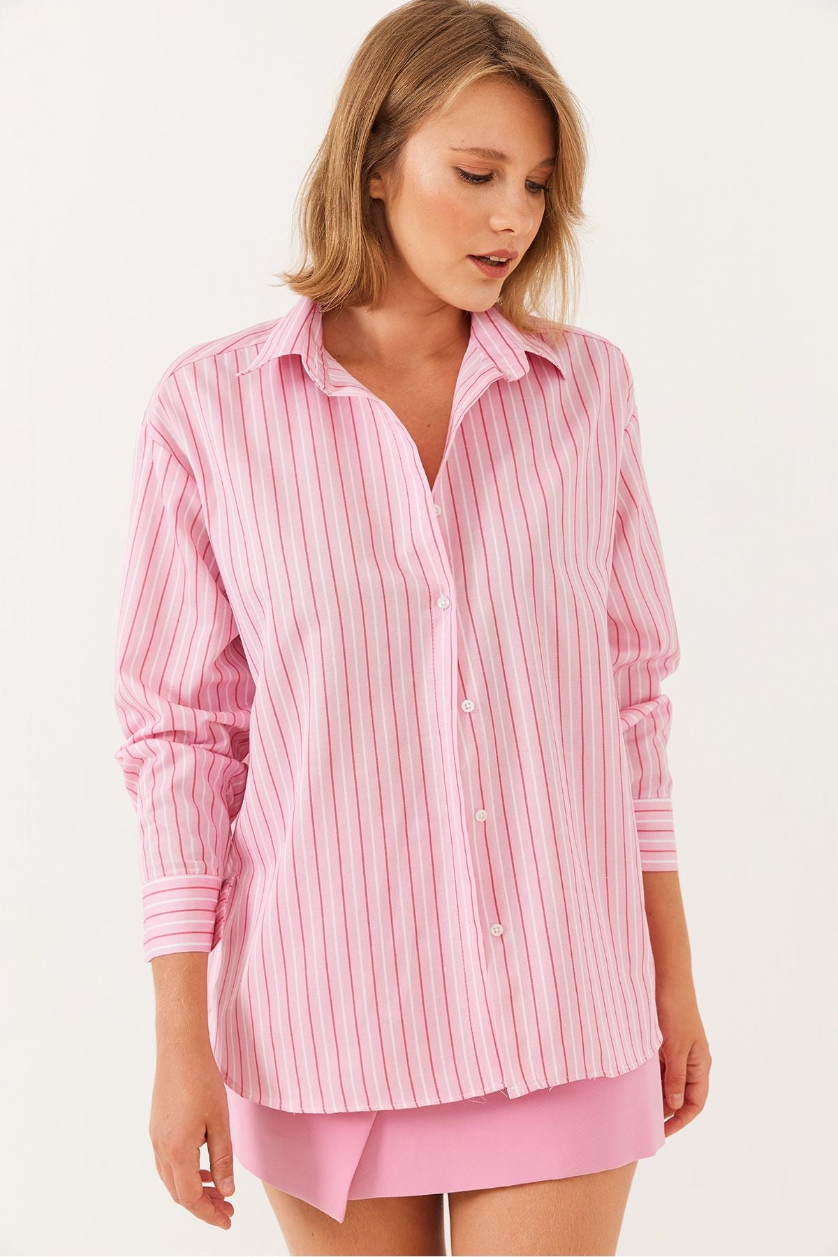 Woman Oversize cut striped basic shirt 60251825