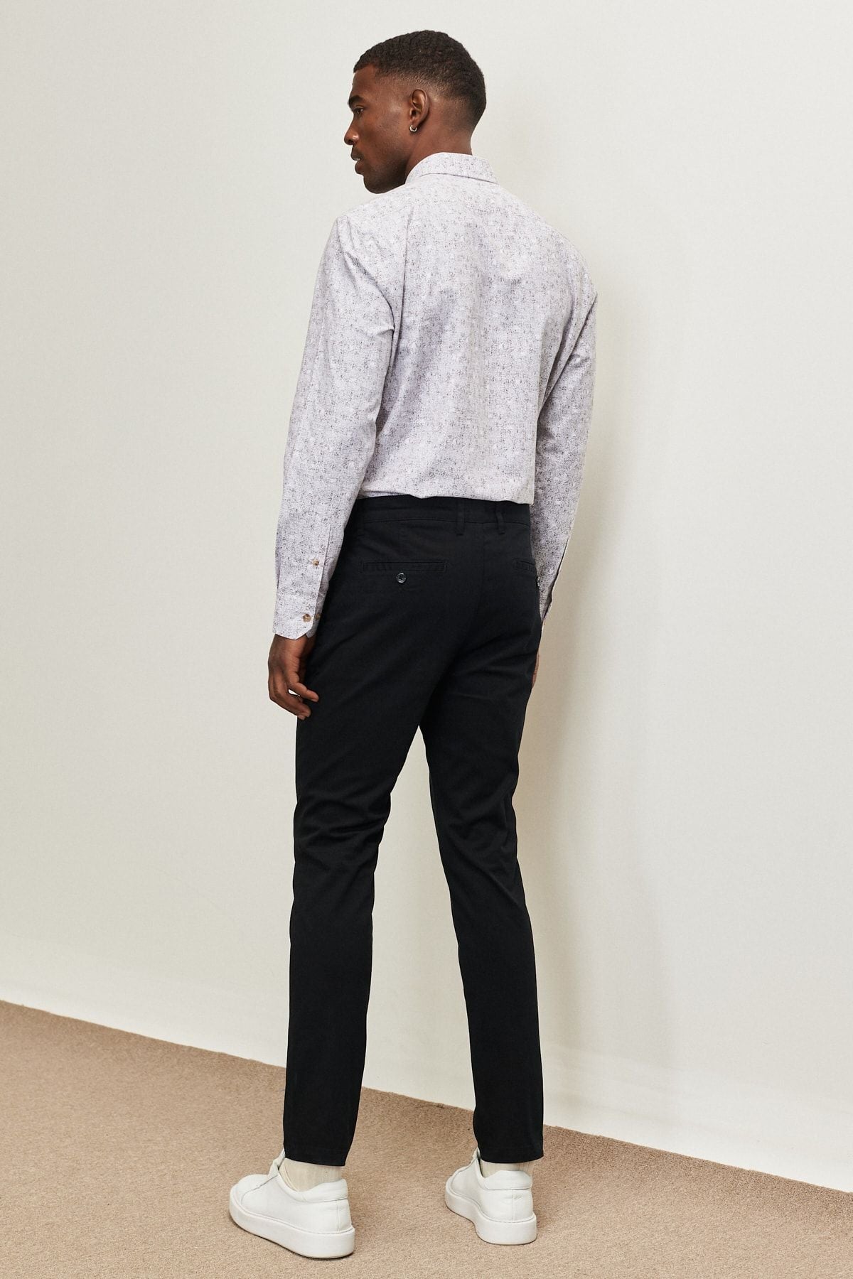 Men's black slim fit narrow cut flexible chino pants
