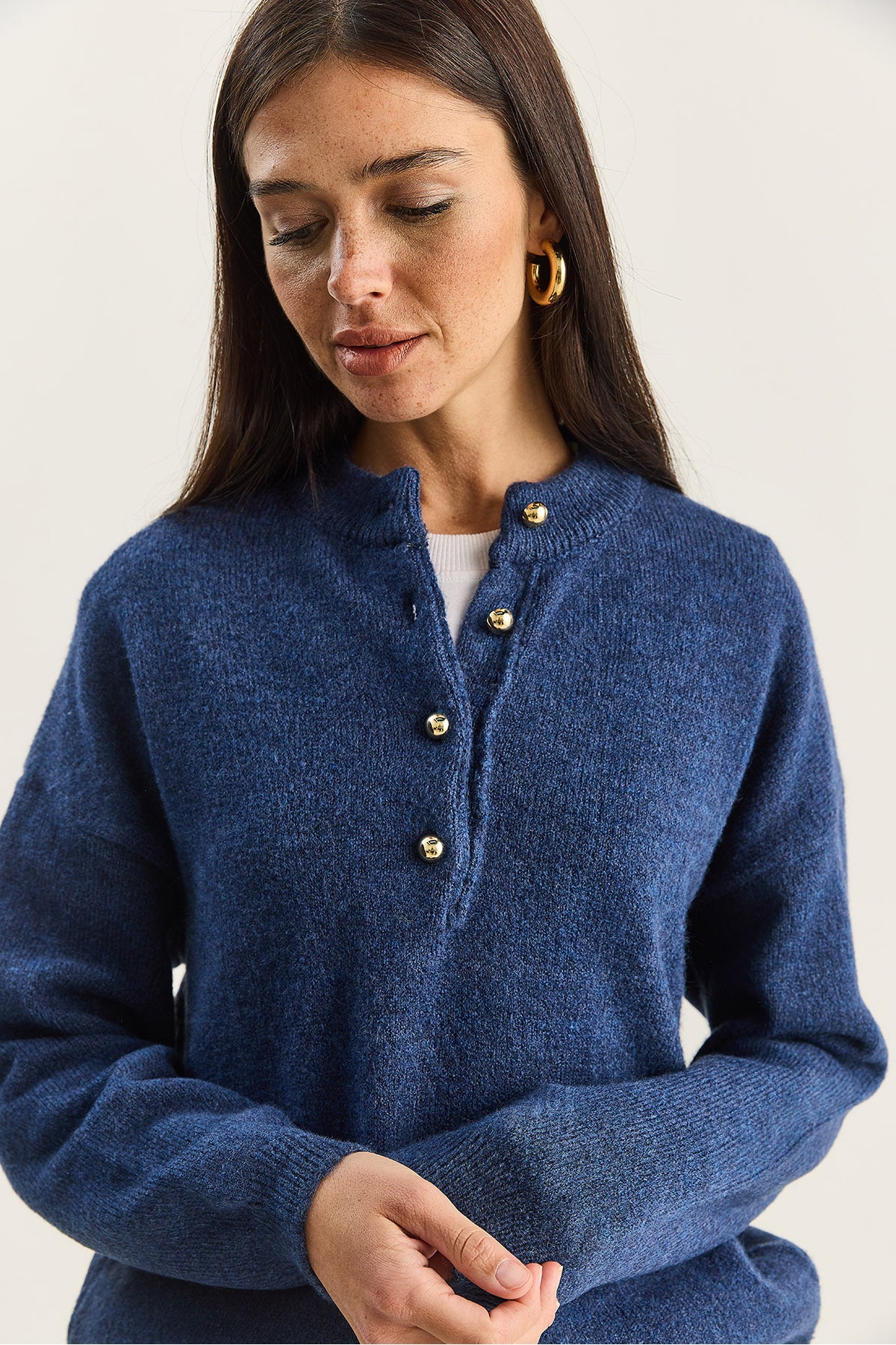 Women's Crew Neck 4 Button Regular Knitwear Sweater TK251128 60283720