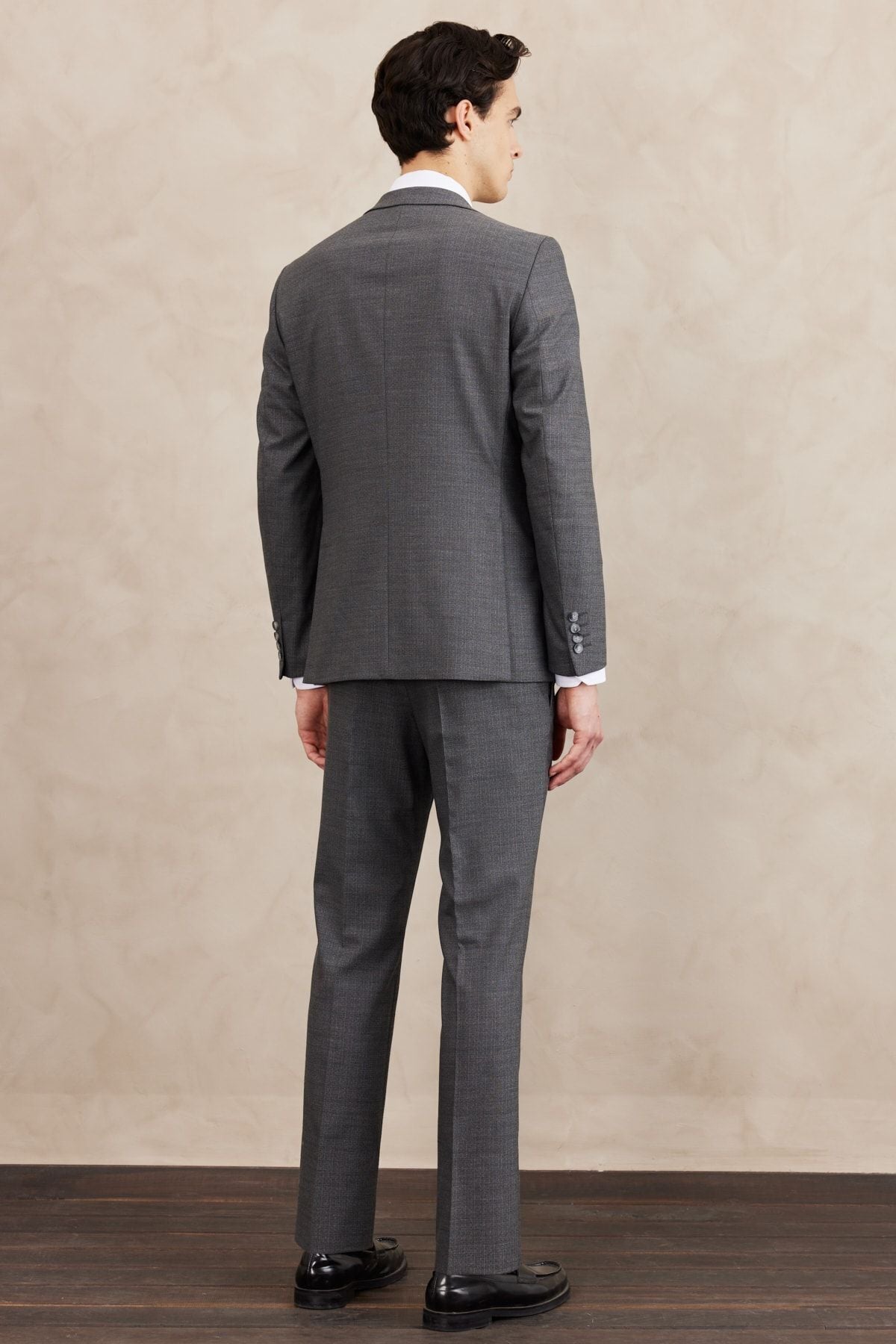 Men's gray slim fit narrow cutting mono collar striped suit