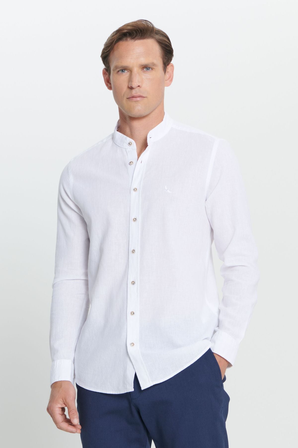 Men's white slim fit narrow cut dominant collar linen shirt