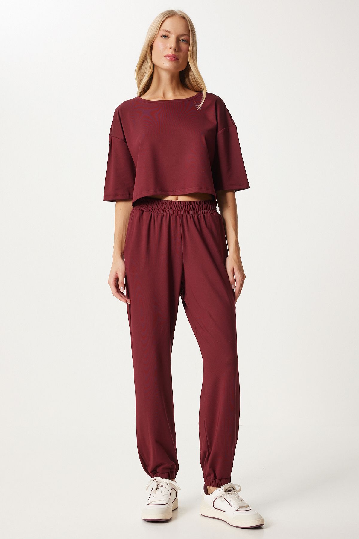 Female Bordeaux Crop T-Shirt Jogger Lad Weave Service Set FN03316