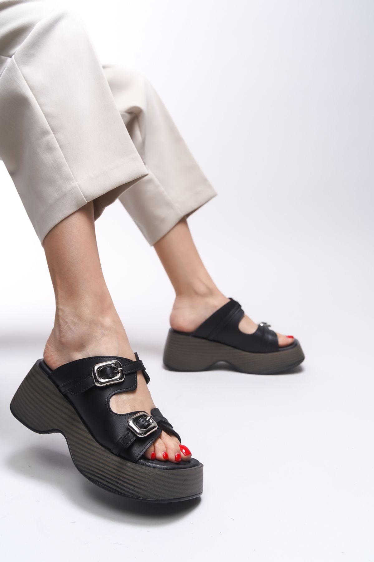 Victihne Woman Slippers 001291 Black