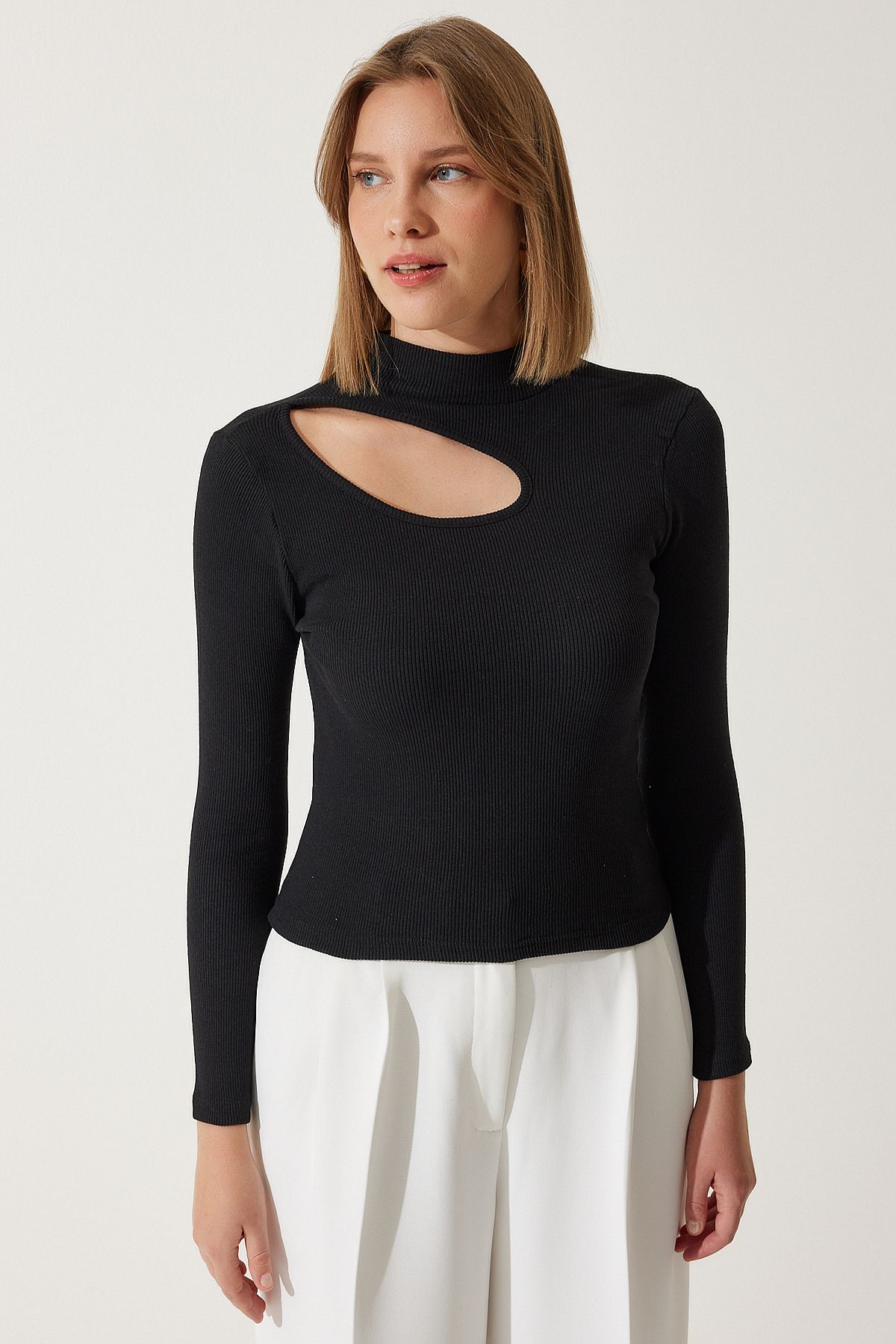 Woman Black Cut Out Detailed Wick Knitting Blouse GT00065