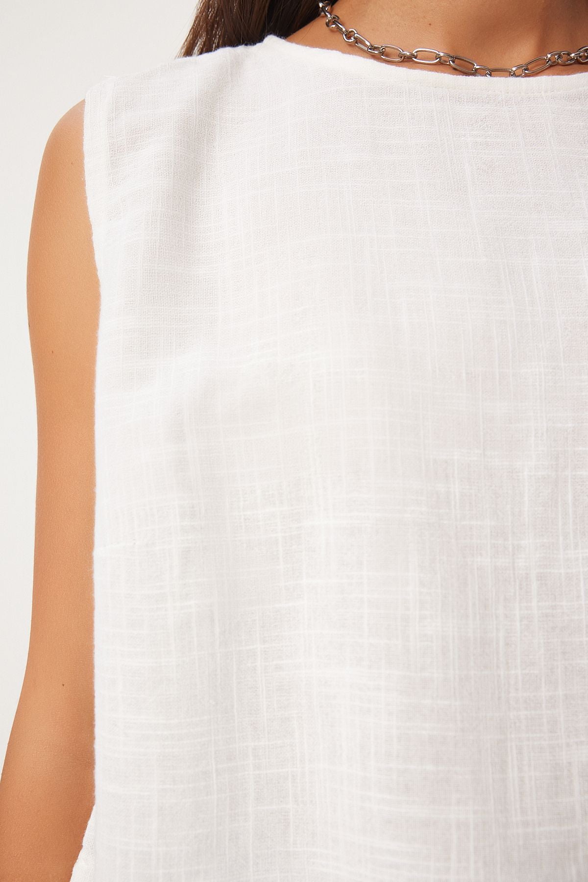 Woman White Sleeveless Linen Blouse GP00008