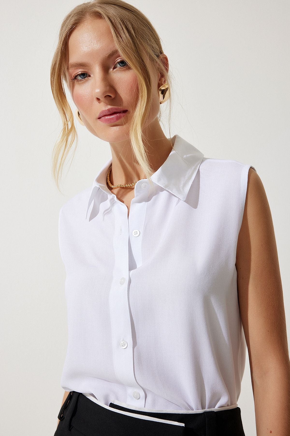 Woman White Sleeveless viscose shirt to00129