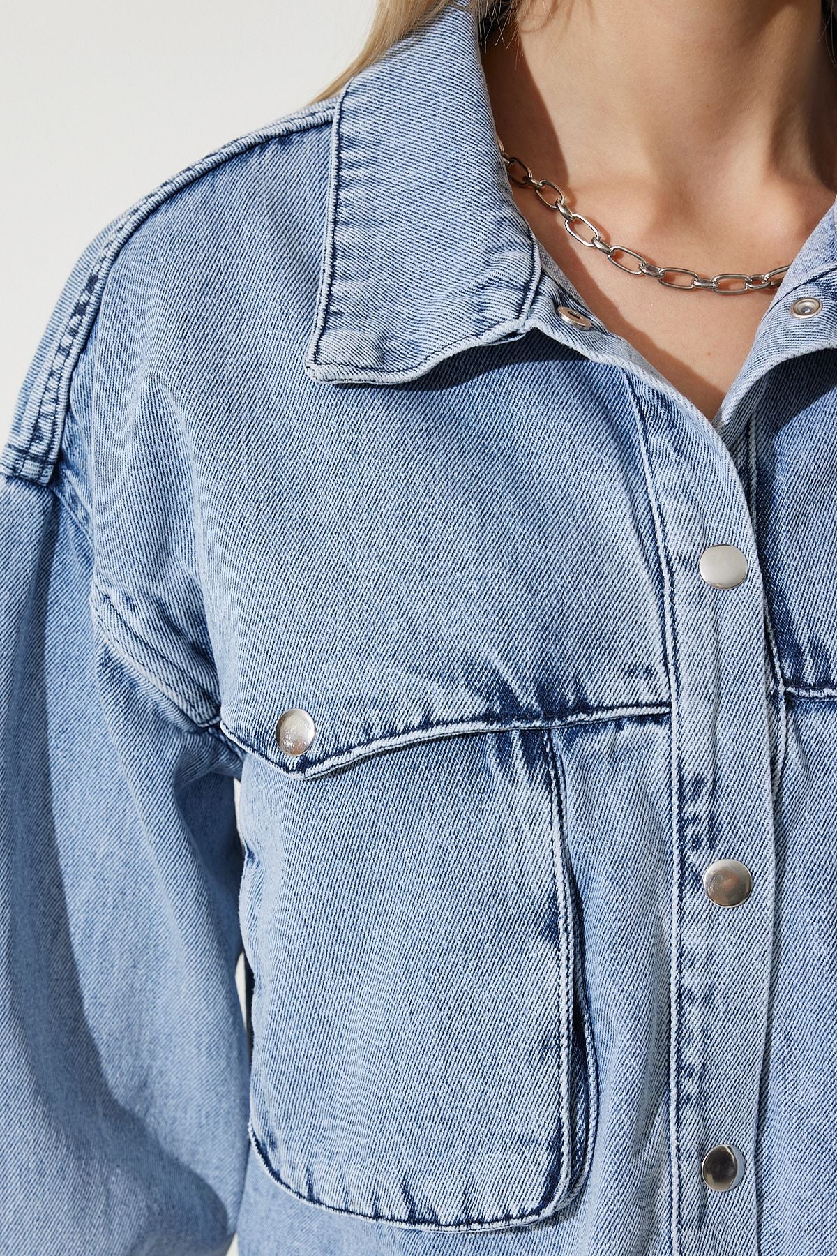 Woman Middle Blue Wide Pocket Denim Jacket RV00187