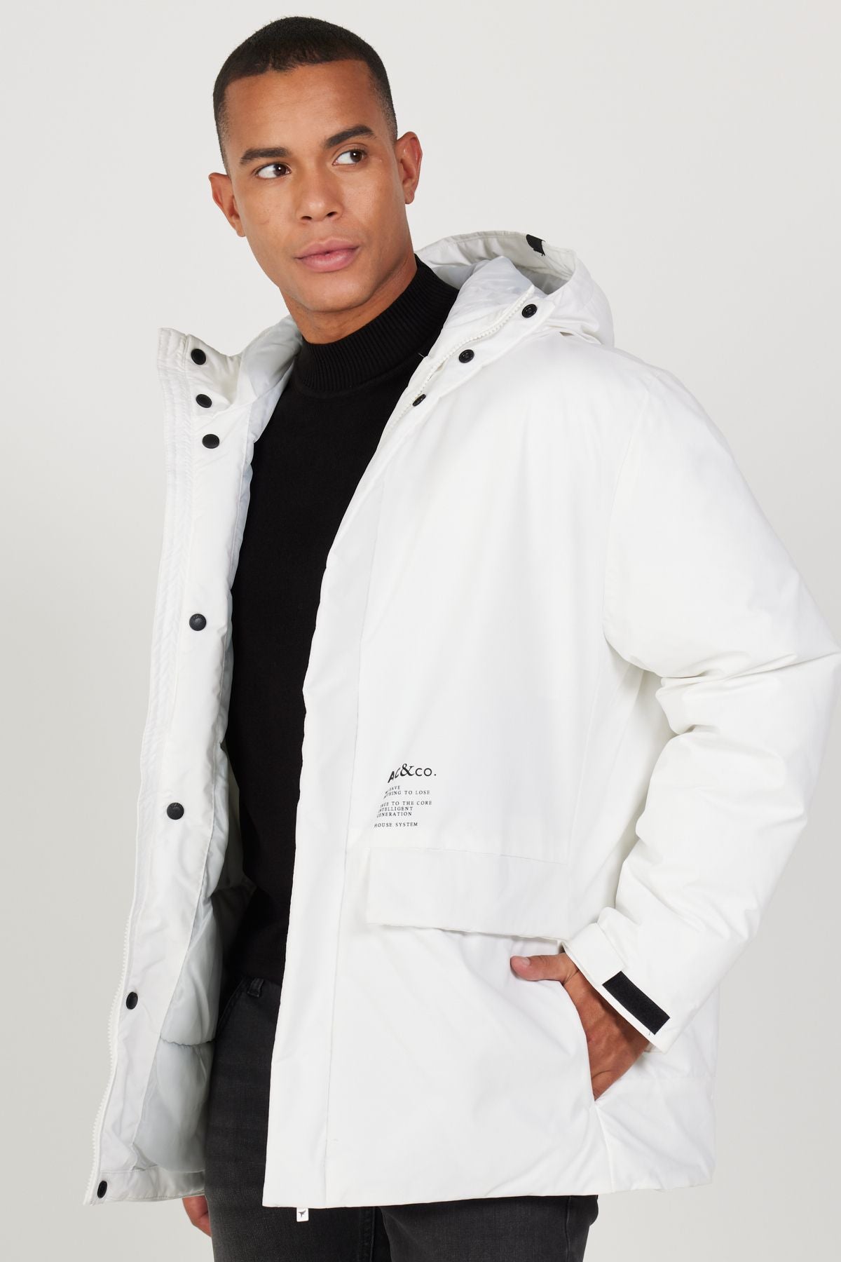 Men's white hood upright collar standard fit hot winding windproof coat coat