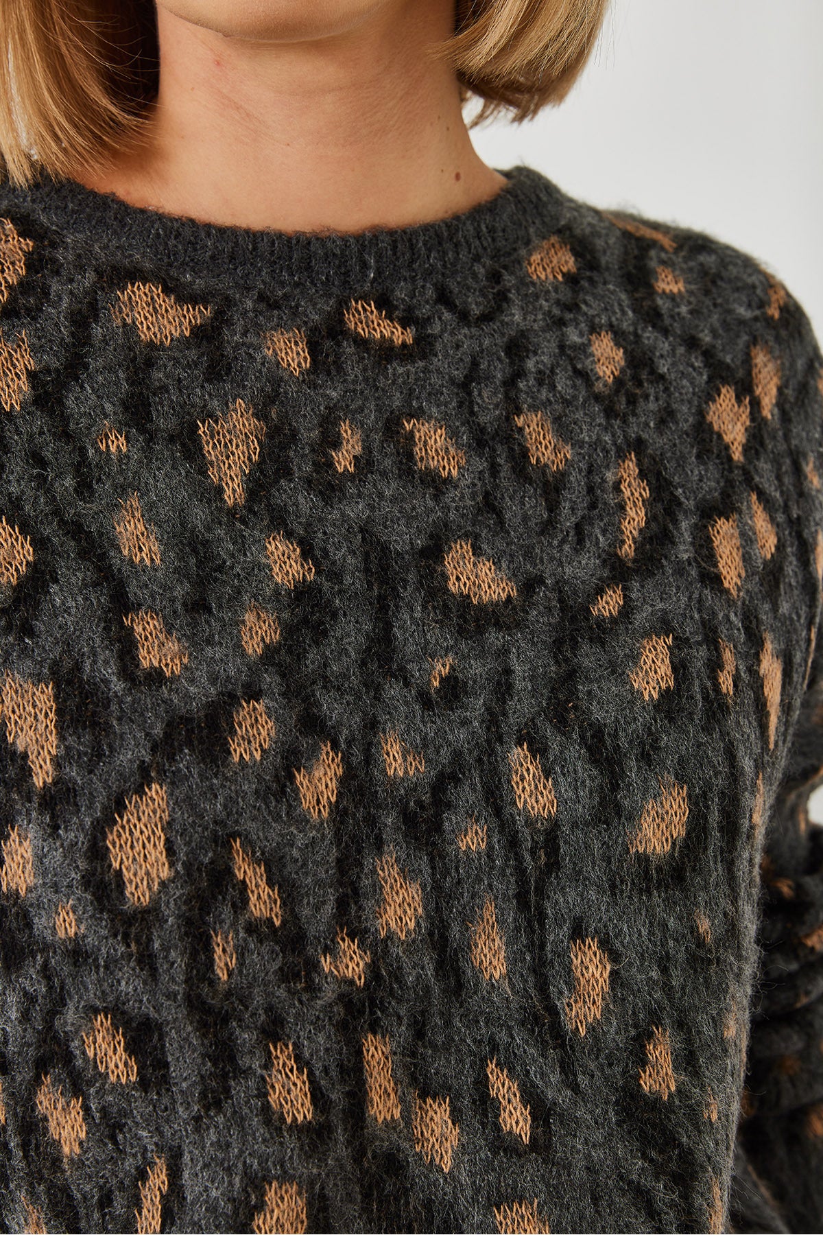 Women's Crew Neck Patterned Knitwear Sweater 241191 60251991